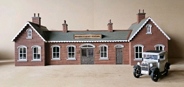 Bramblecourt Station G Scale & LGB
