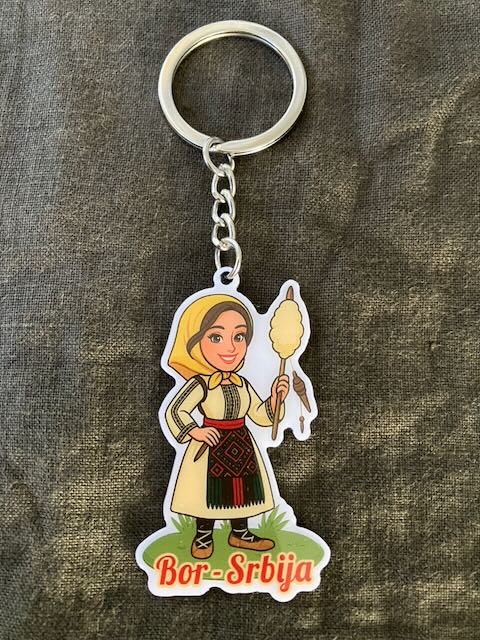 Bor - Devojka u narodnoj nošnji