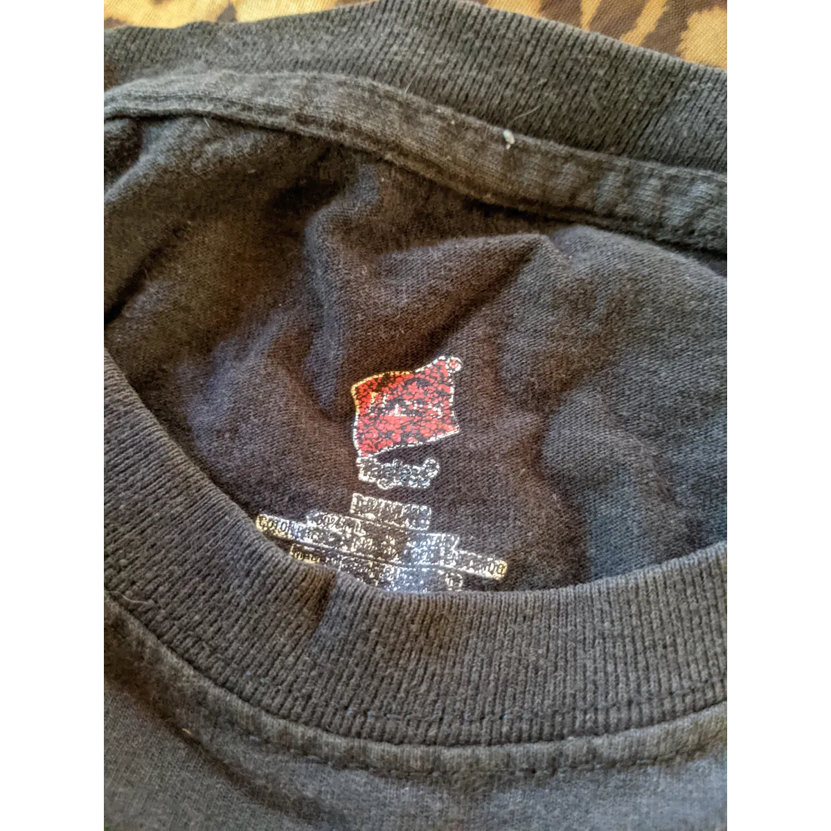 Harrison Bar & Grill Shirt size Small