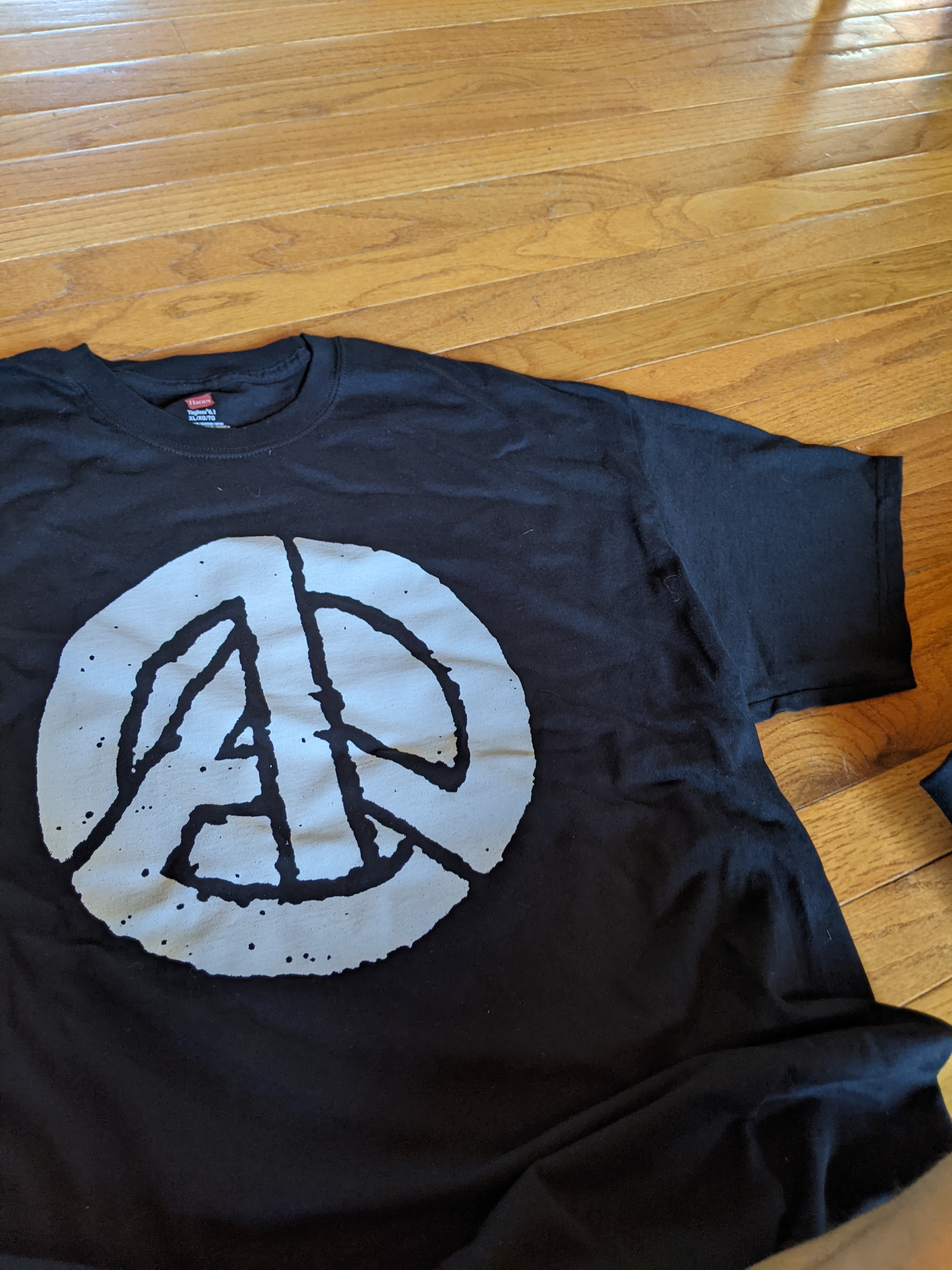 Apolitical T shirt size Extra Large