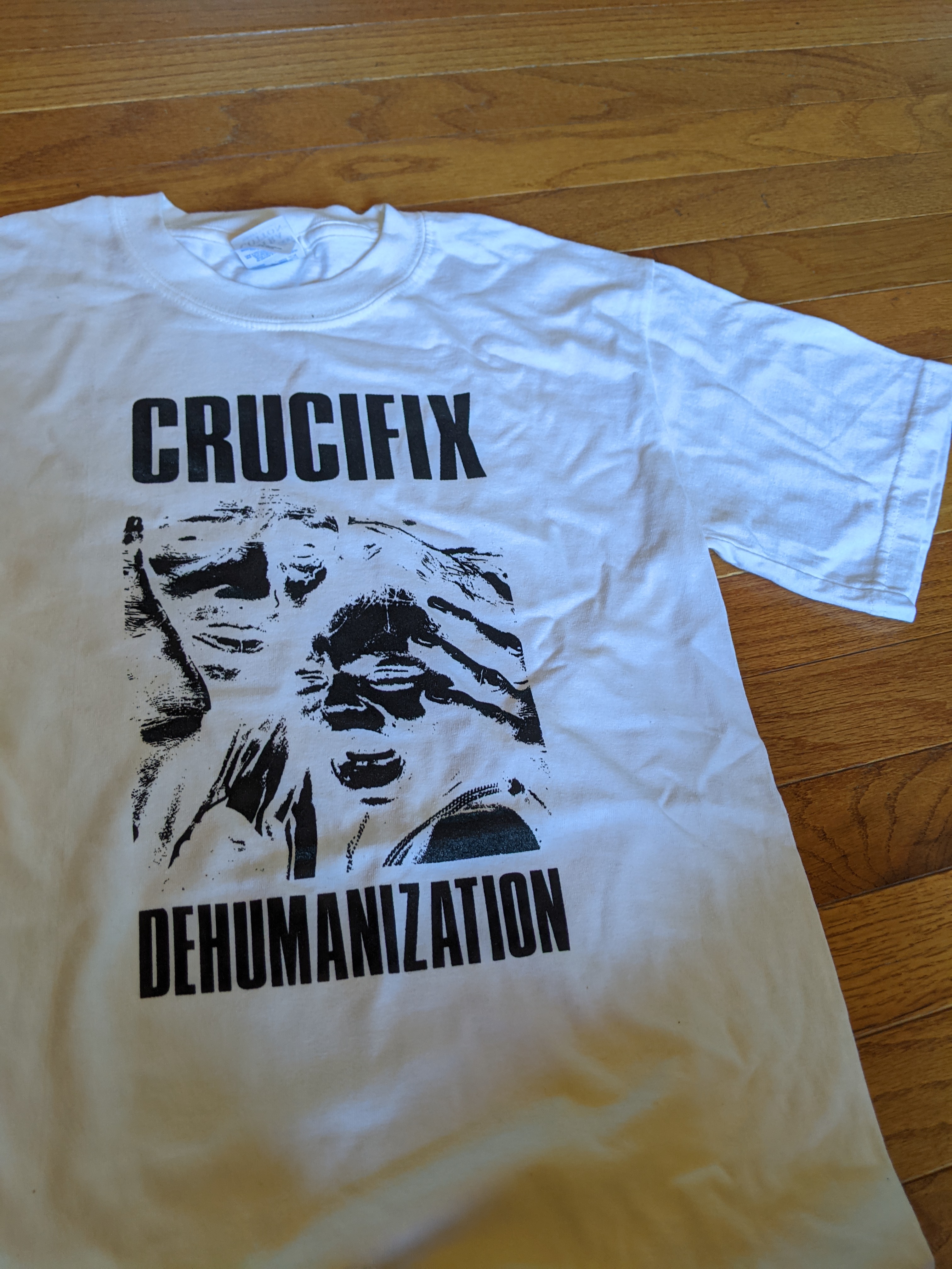 Crucifix T shirt size Small