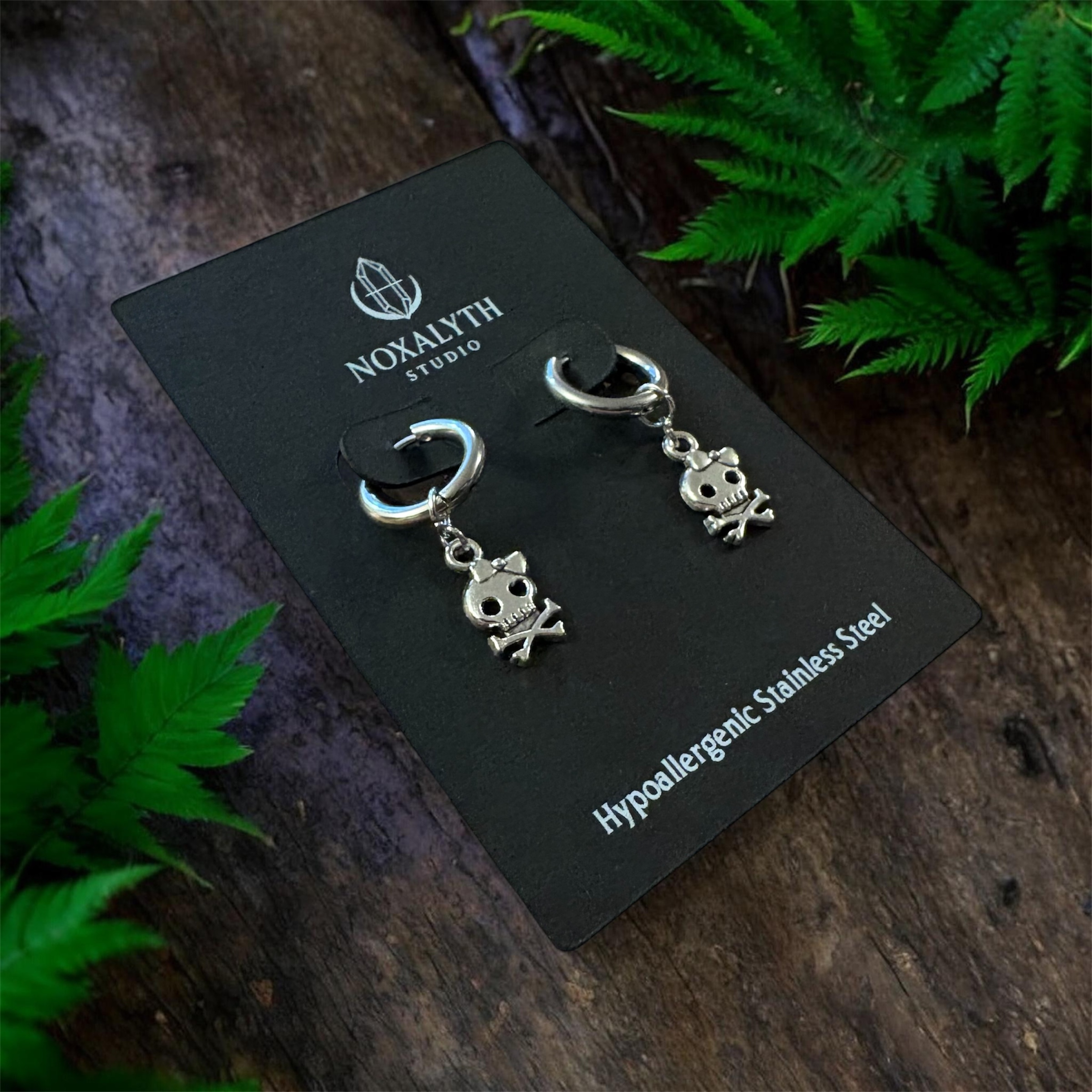 Cute Skull & Crossbones Hoop Earrings Silver Tone – Stainless Steel Gothic Alt Jewellery