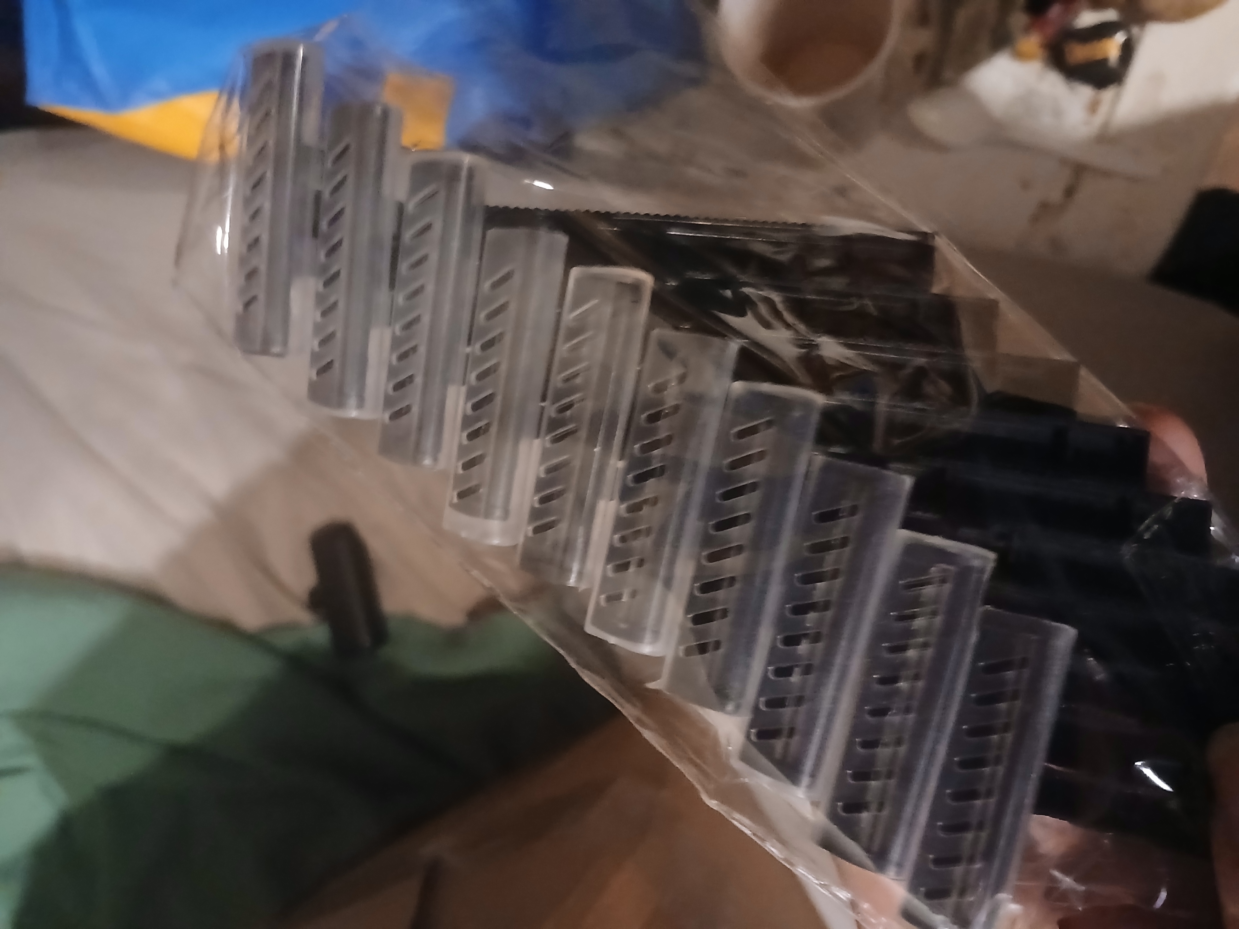 Pack of 10 twin blade razors mens for $4