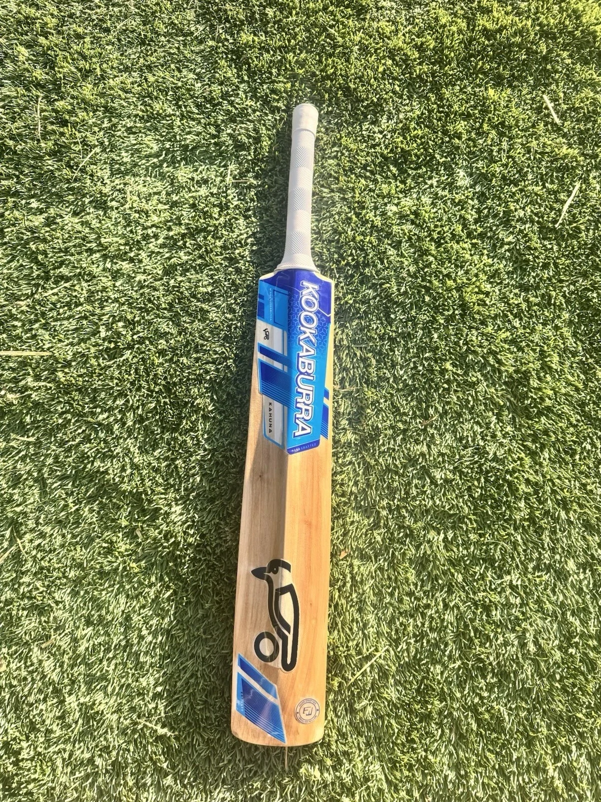 Size 6 Refurbished Kashmir Willow Bat With Kookaburra Kahuna Stickers