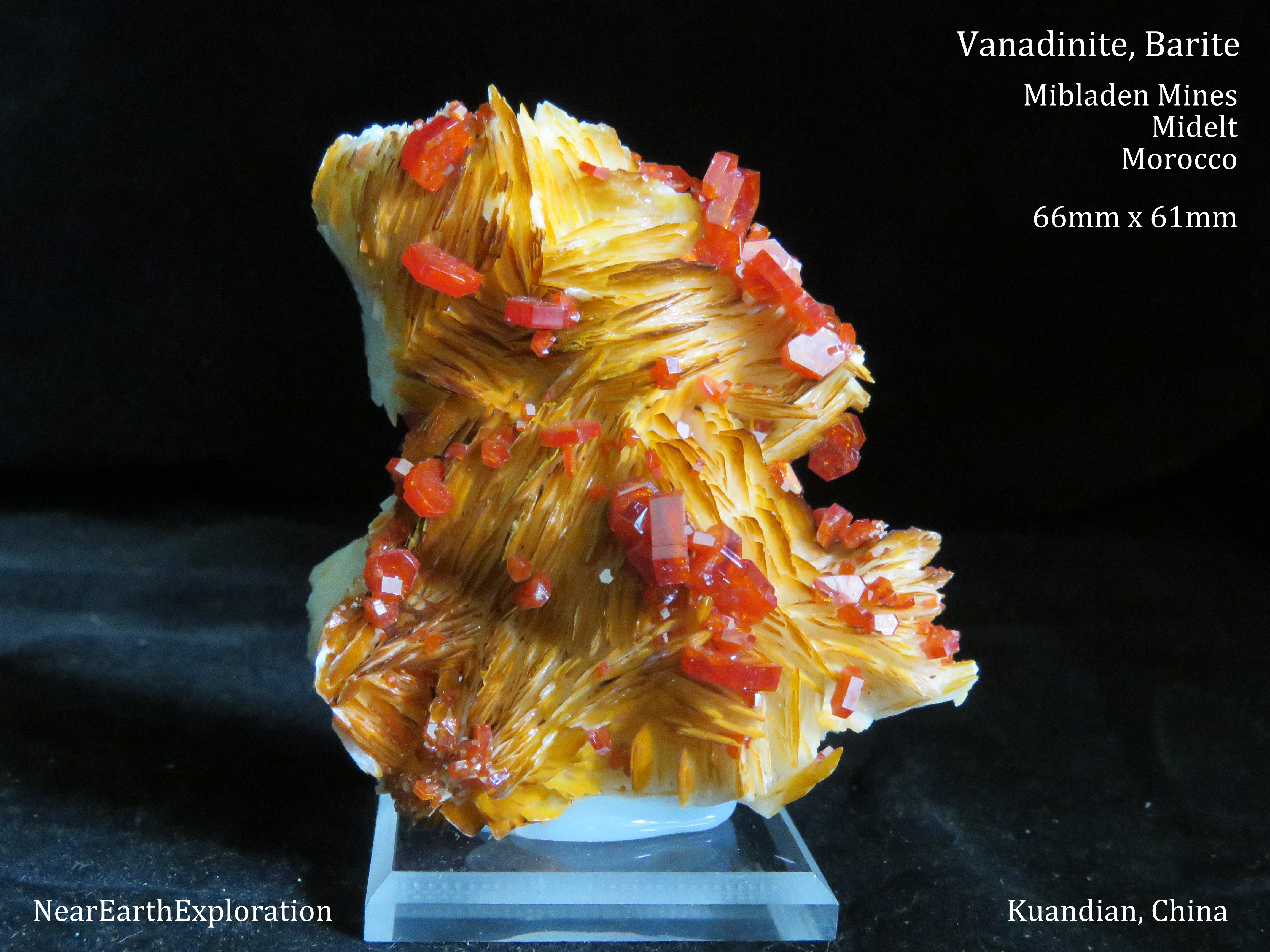 Vanadinite, Barite - Mibladen, Morocco