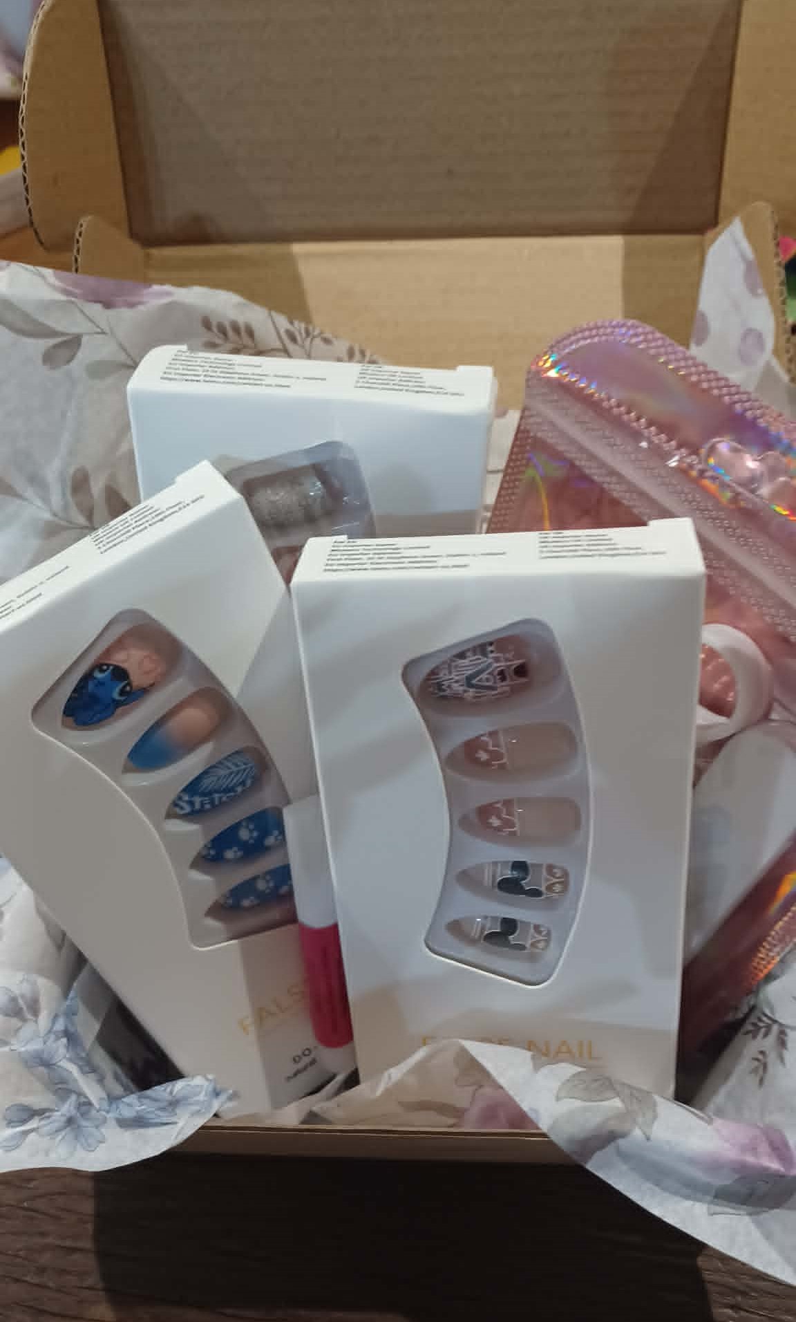 Boxed presss on nail bundle - Mickey, Stitch, etc