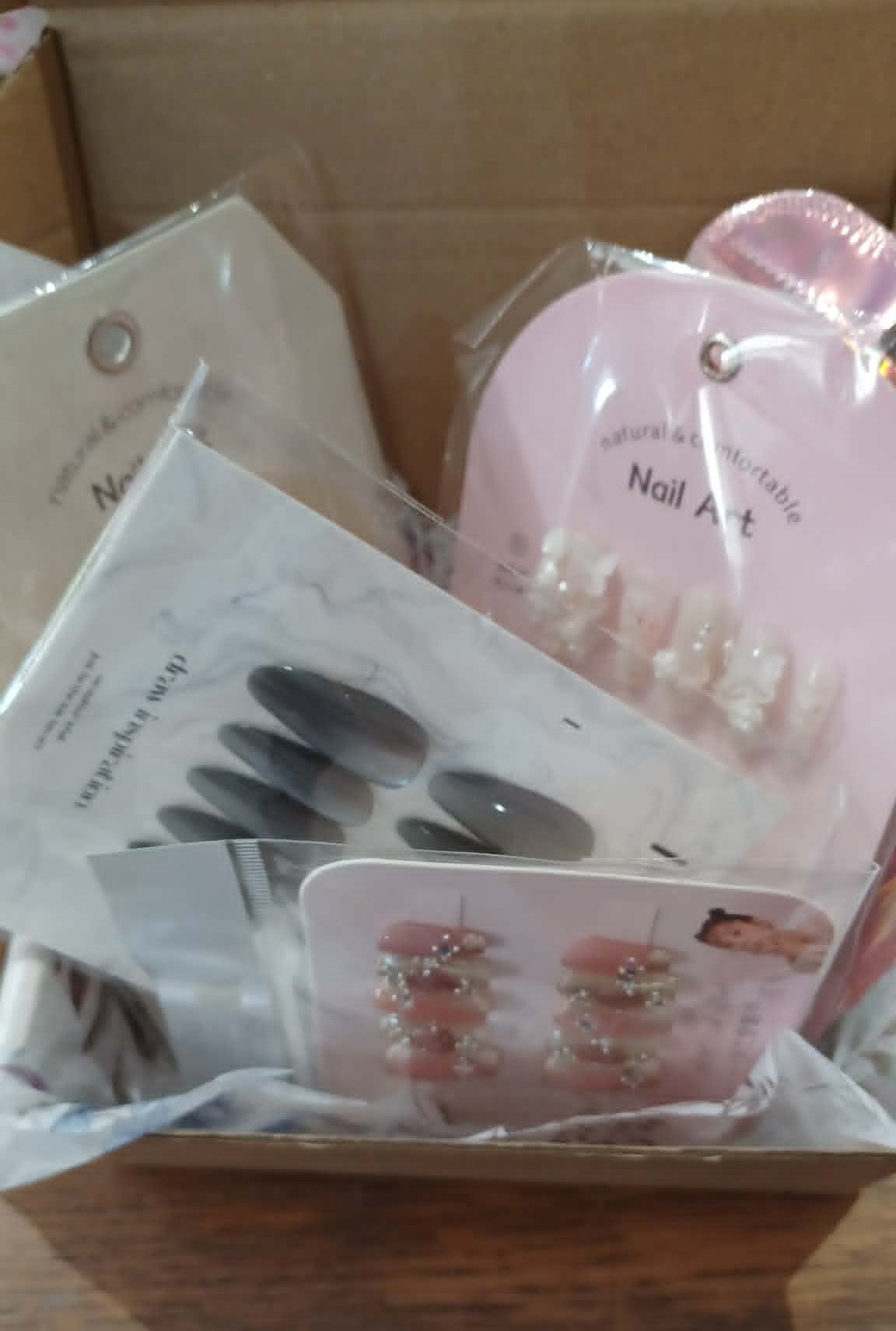 Boxed press on nail bundles - 3d & catseye designs