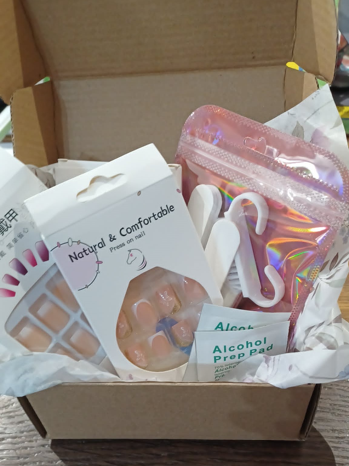 Boxed Press on nail bundle - French manicure inspired