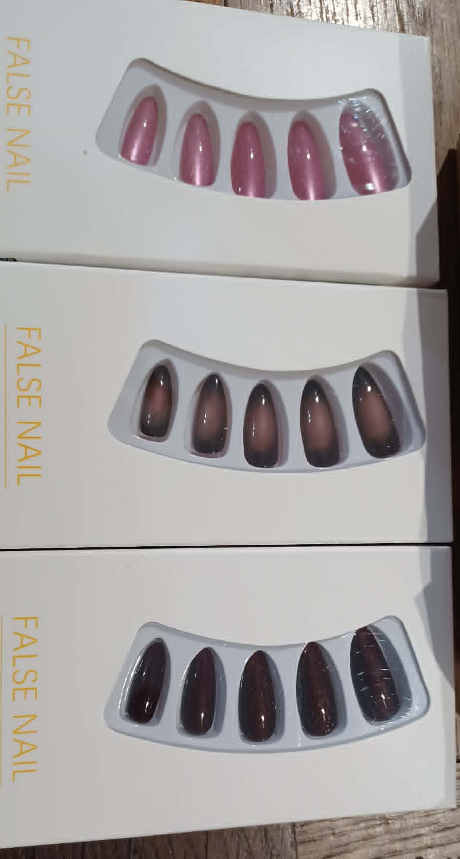 Boxed Press on nail bundle - Catseye and Ombre