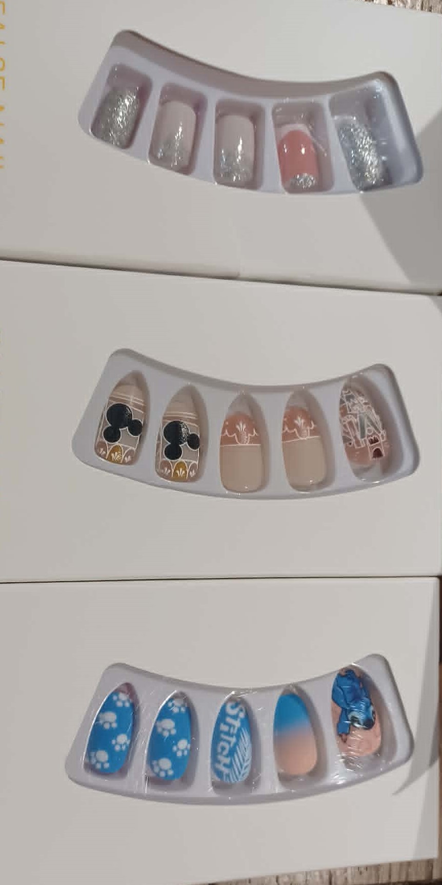Boxed presss on nail bundle - Mickey, Stitch, etc