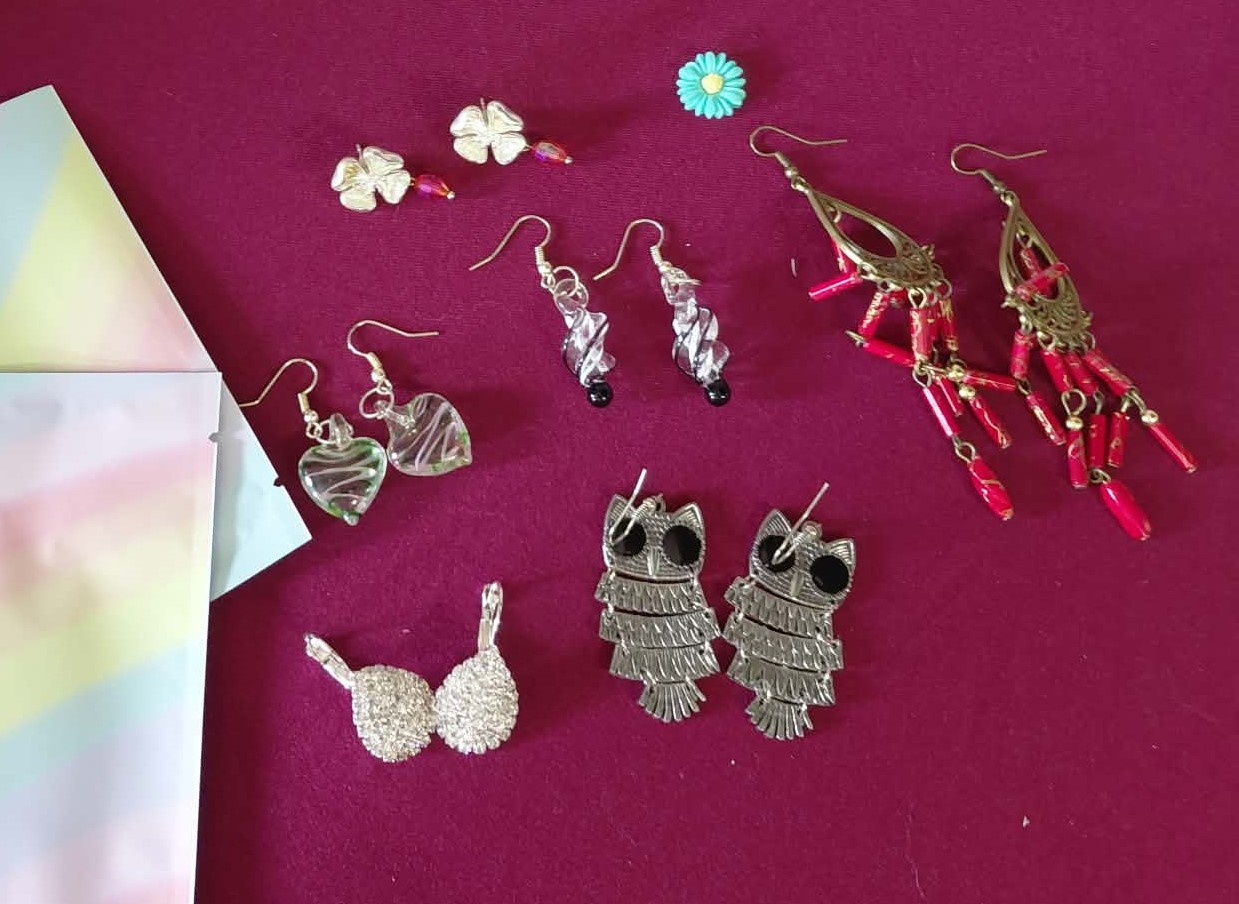 6 Mystery earring bags