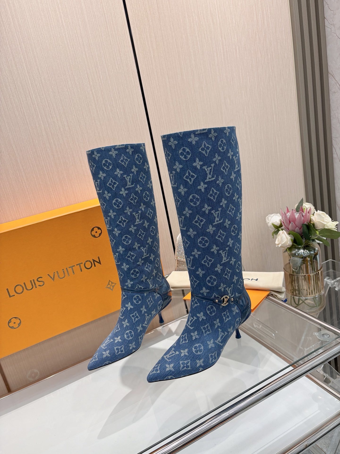 Louis Vuitton 6am boot