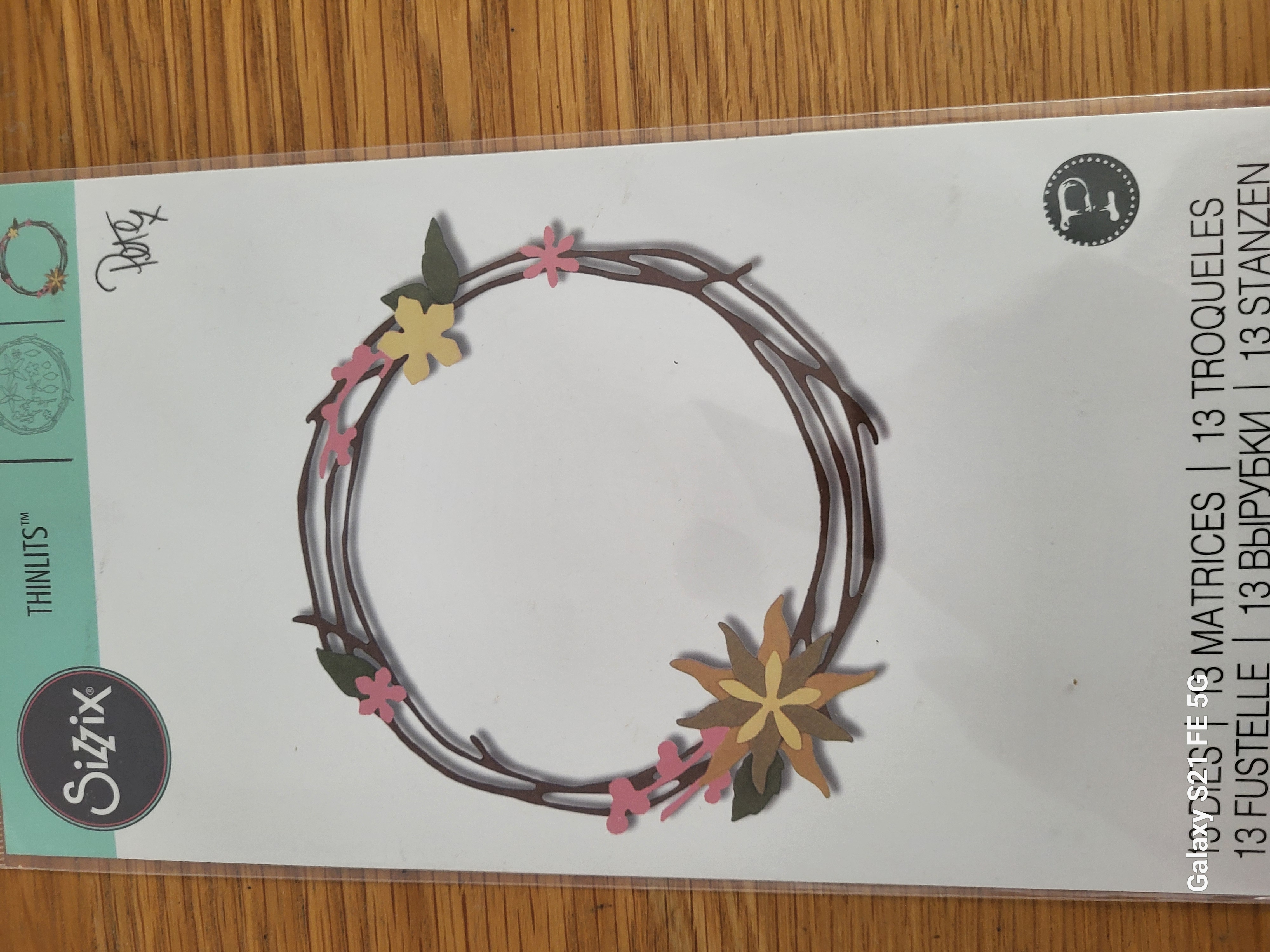 Thinlits - Pretty Wreath