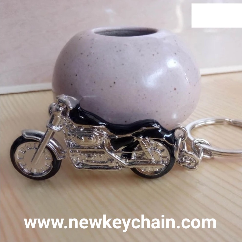 Oldschoolmotorcyclekeychain 1788555432028
