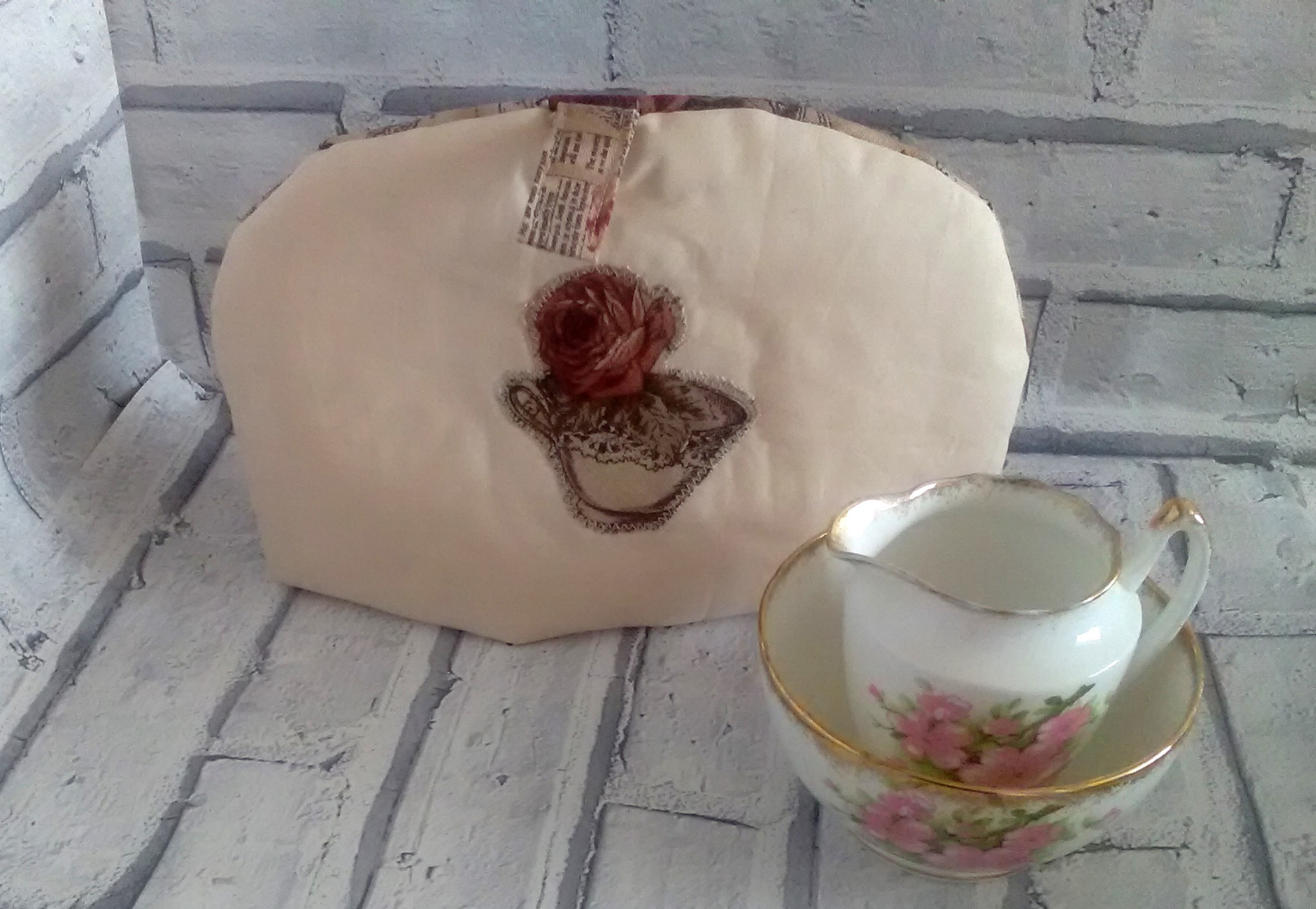 HOMEWARE - Tea Cosy