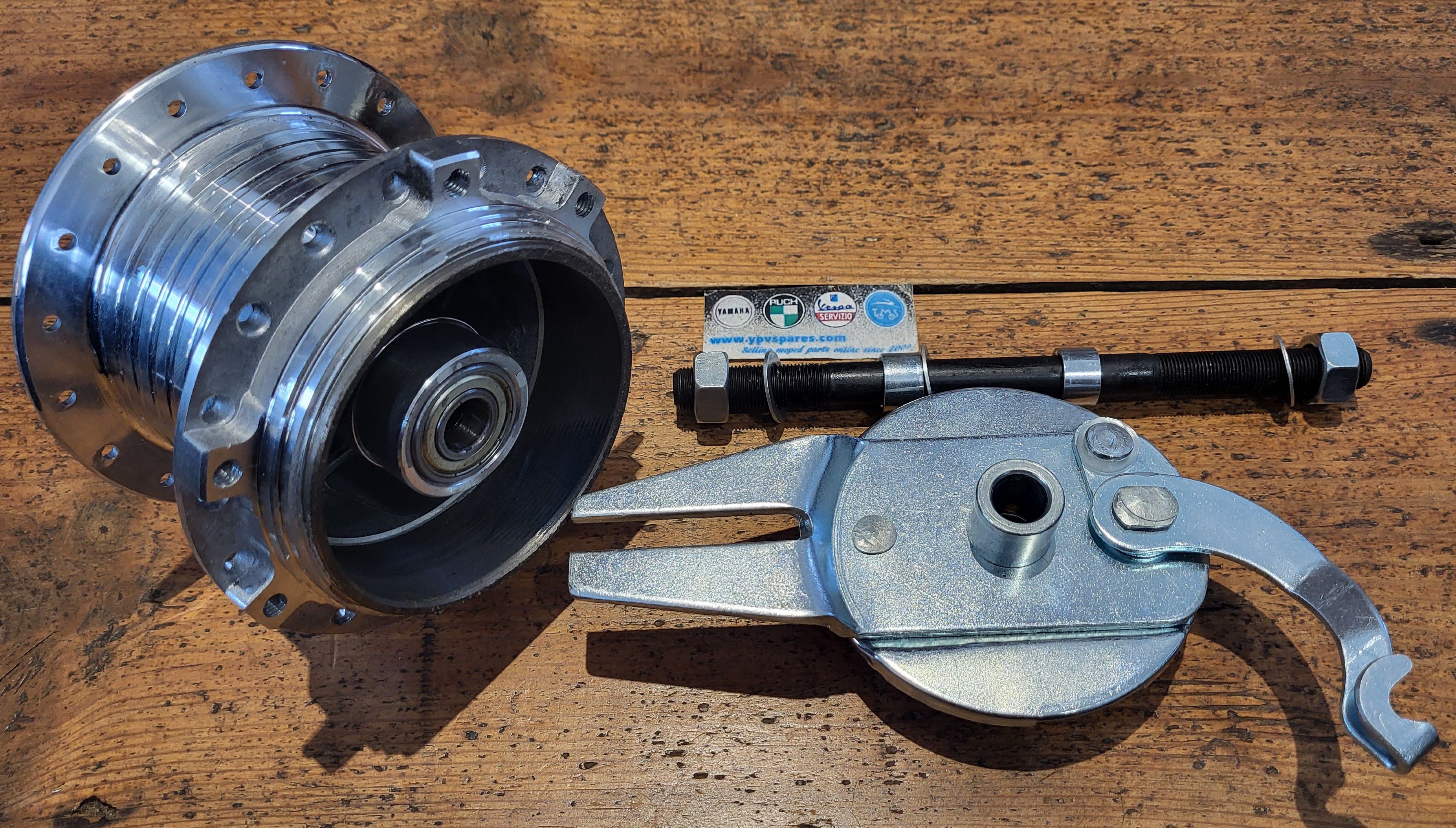 Puch Maxi rear wheel hub complete (6001 bearings)