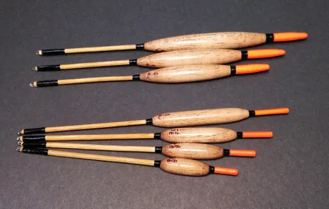 Various sizes of Avon floats used for fishing in fast-flowing water. Sizes from 3 bb to 4 ssg