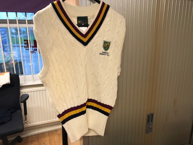 Hanham CC High Quality Knitted Slipover - Old Badge