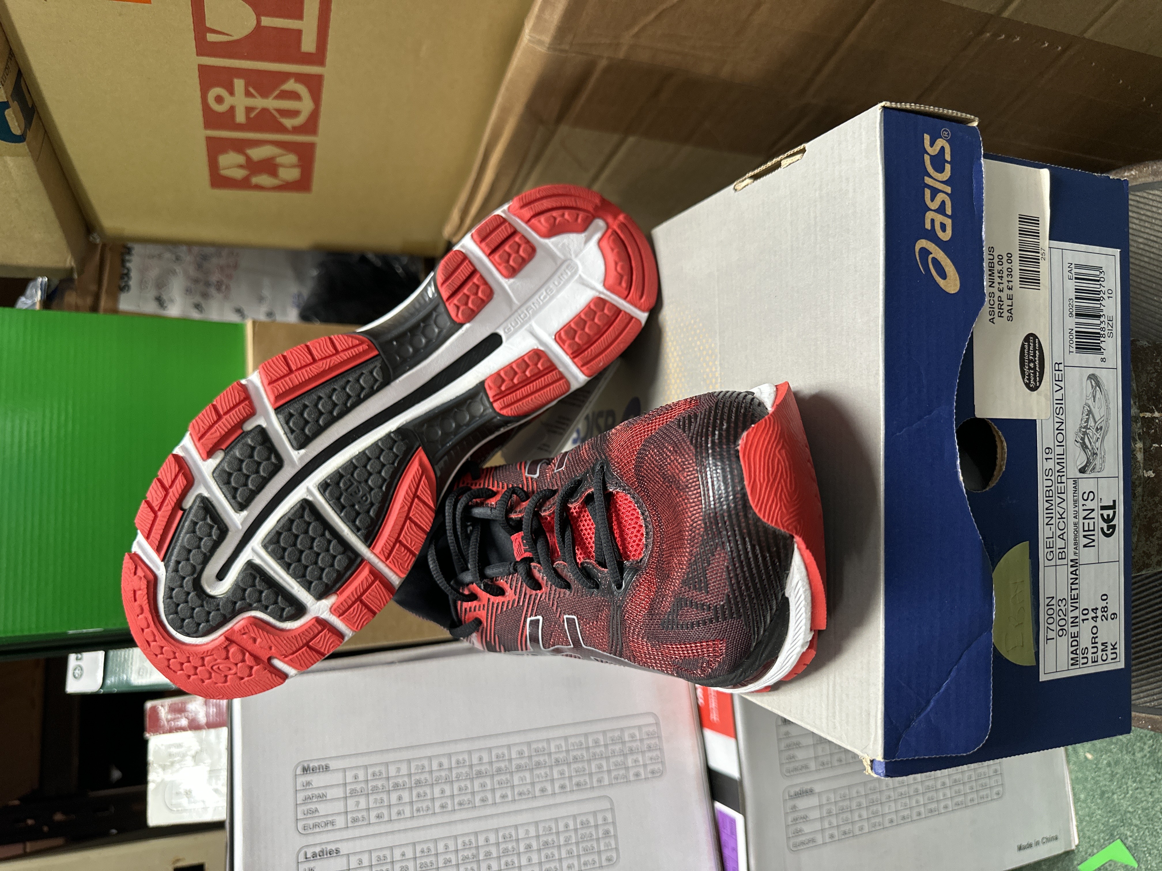 Asics Gel-Nimbus 19 Size 9UK- Black/Vermilion