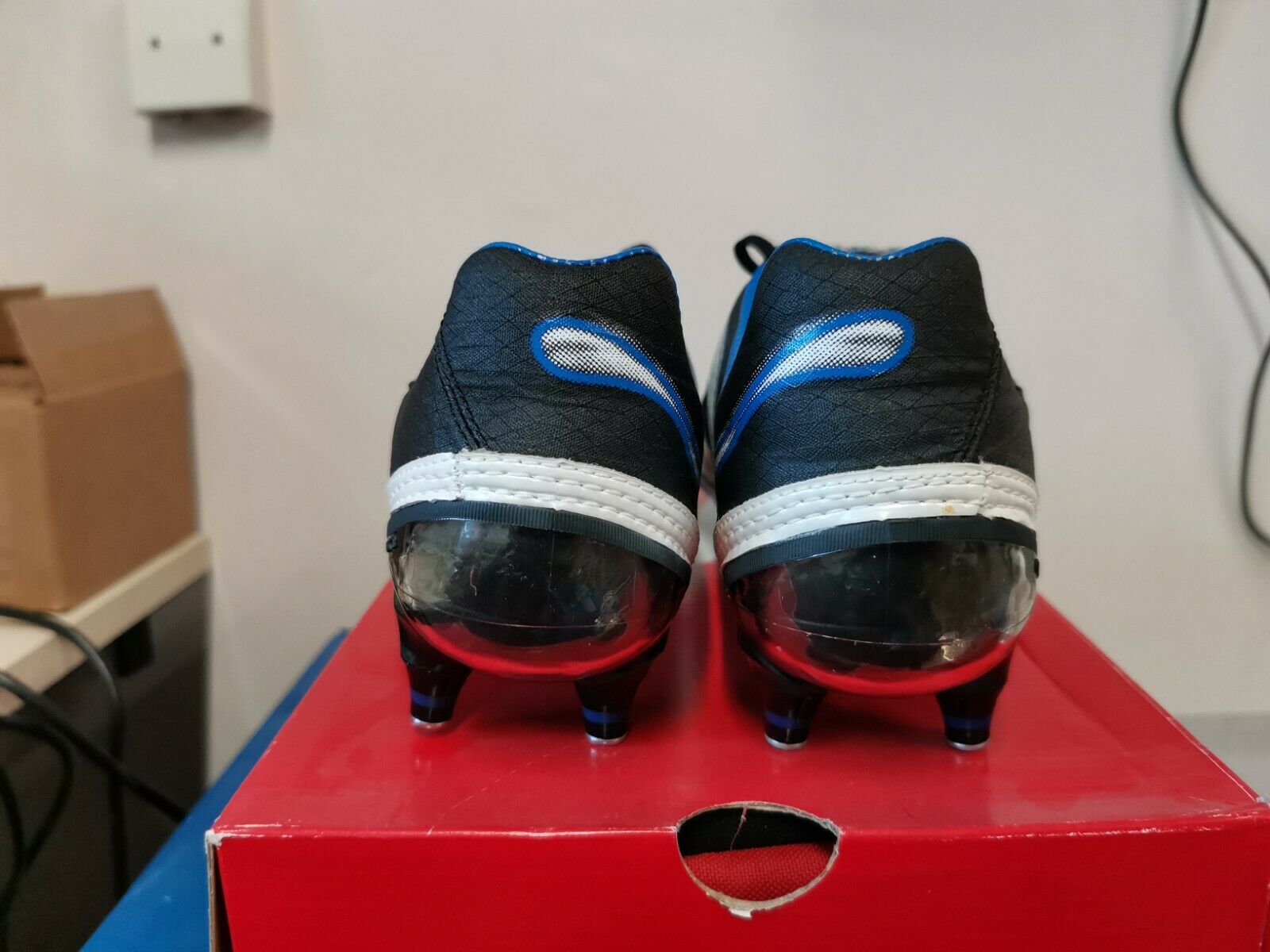 2010 Puma Retro v1.10 SG Football Boots - UK Size 8