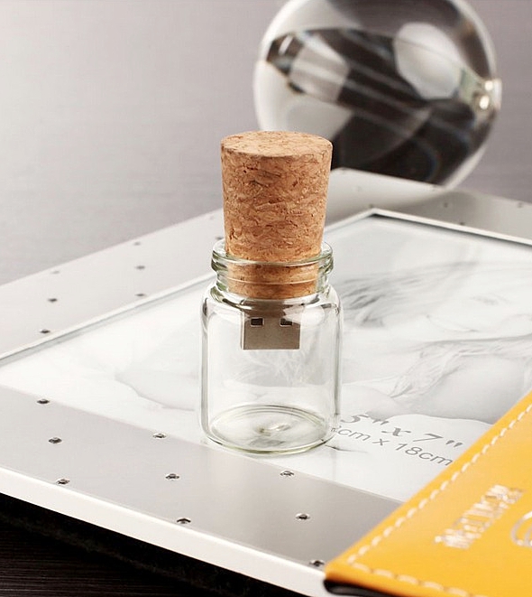 Thumbdrives - Bottle Secret Note