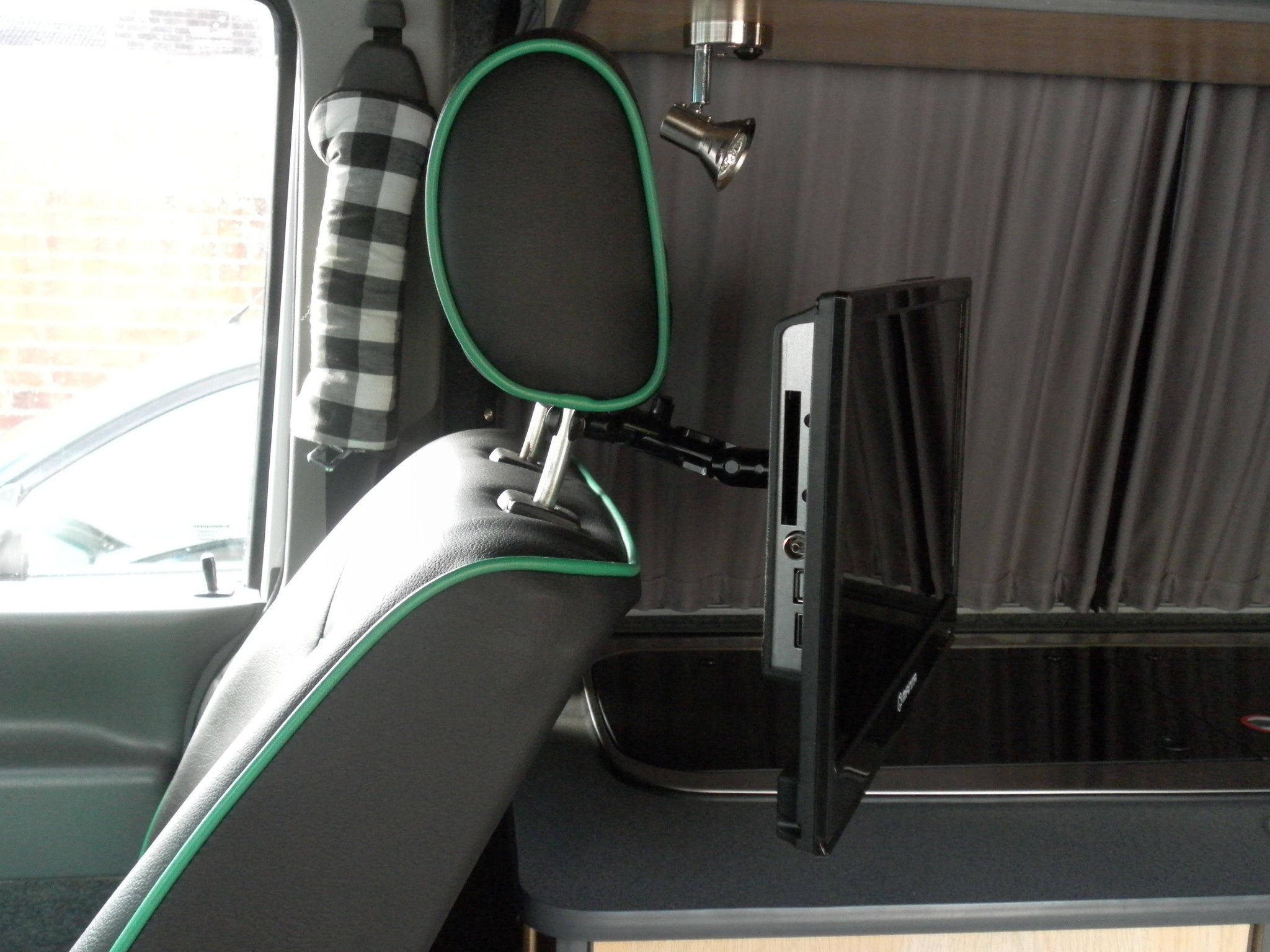 TV/Monitor Headrest Mounting Bracket