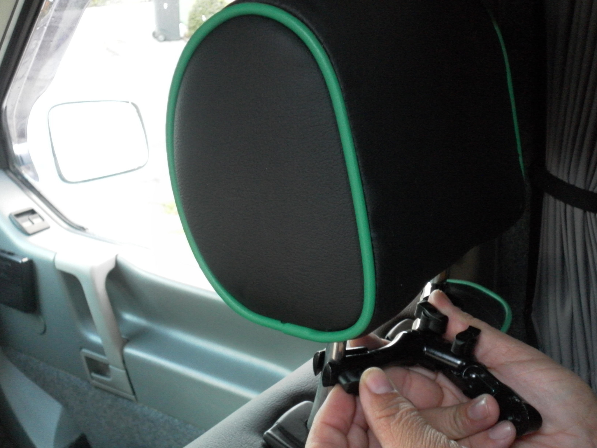 TV/Monitor Headrest Mounting Bracket