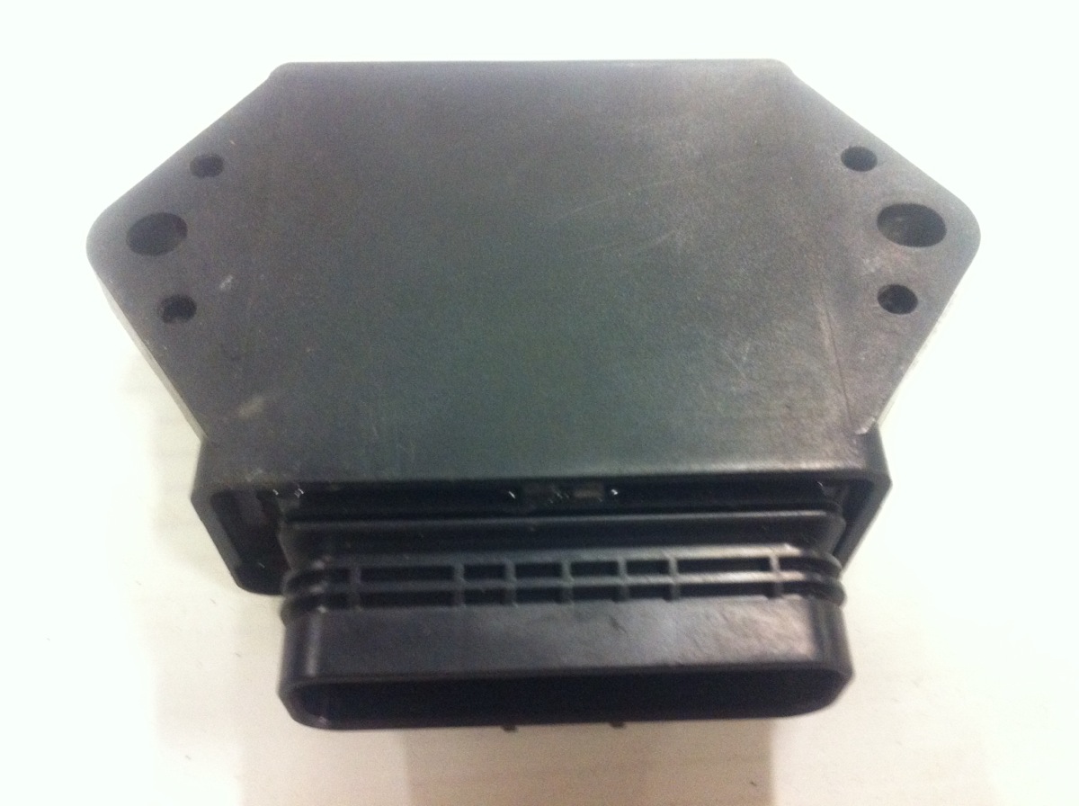 thumbnail image 2 of MadHornets 6-Pin Regulator Rectifier Male Plug Connector For Kawasaki & Yamaha: VN900, VERSYS, Z1000, XVS1100 & More 2 of 5