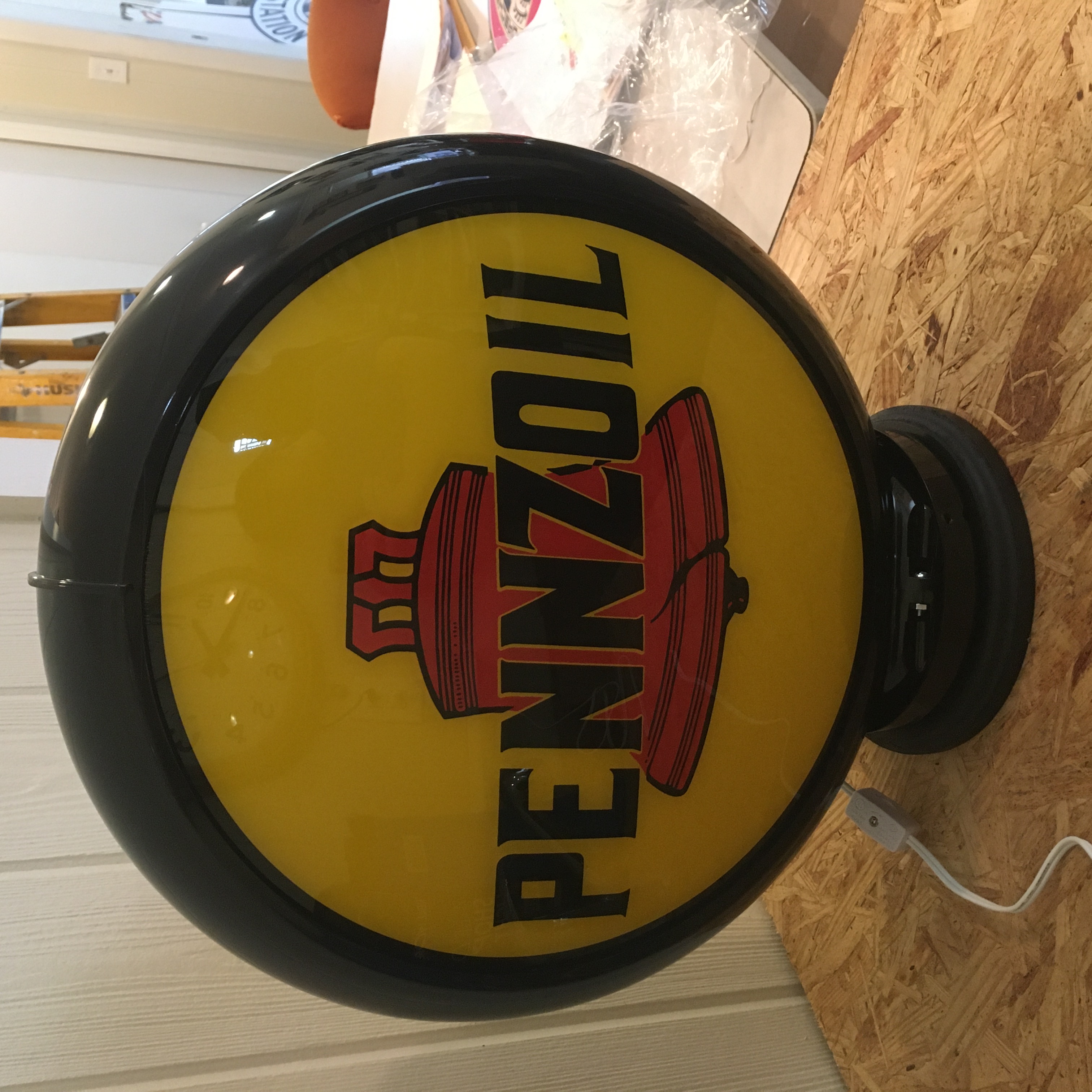 Gas Pump Globes / Licensed Pennzoil Gas / Light Up Garage Signs