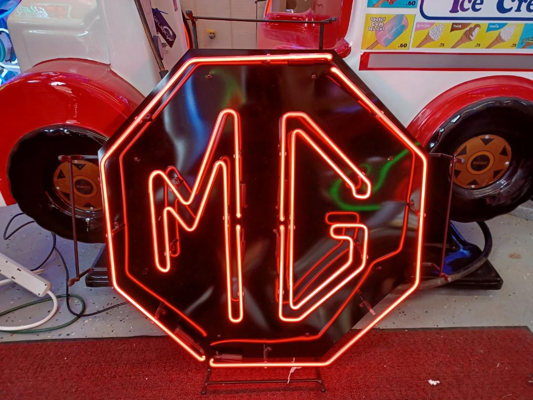 MG Neon Sign / Sports Car Signs / Neons / Garage Neon / Cars