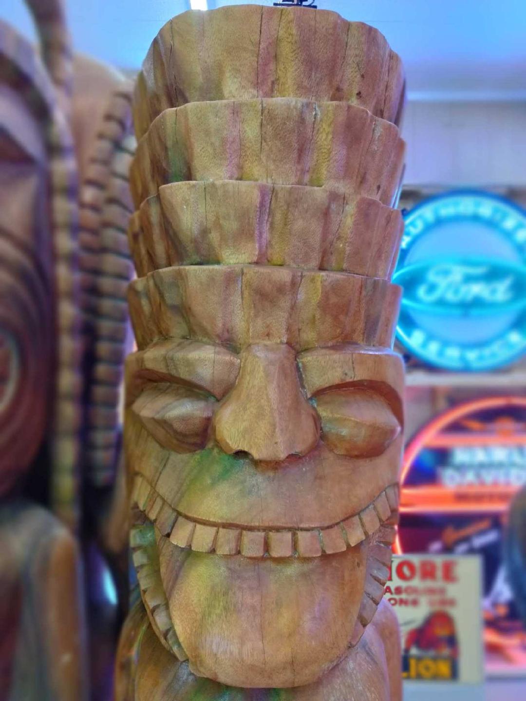 Tiki Statue / Solid Wood Statues / Tiki Bar