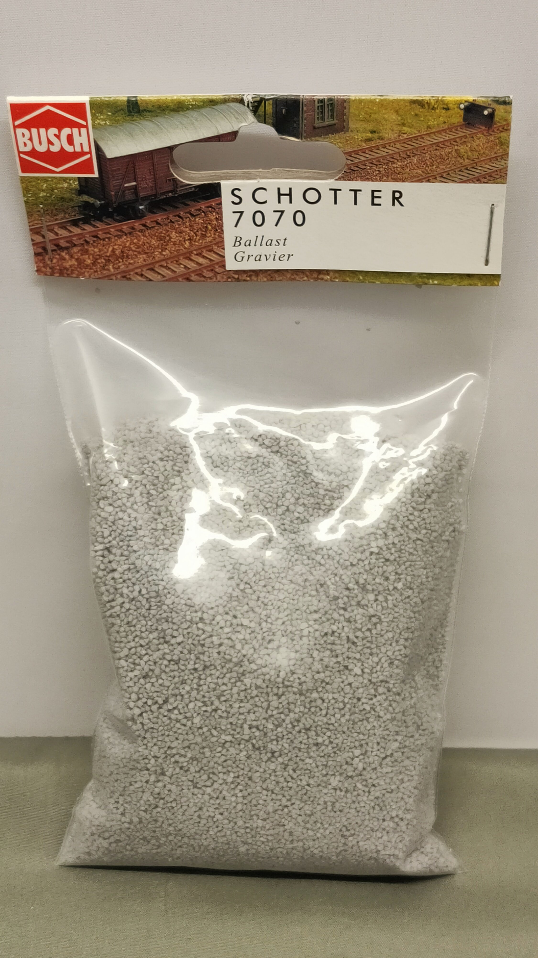 BUSCH 7070 Pietrisco Per Modellismo Ferroviario - Grigio Chiaro 230g - Scala HO/N