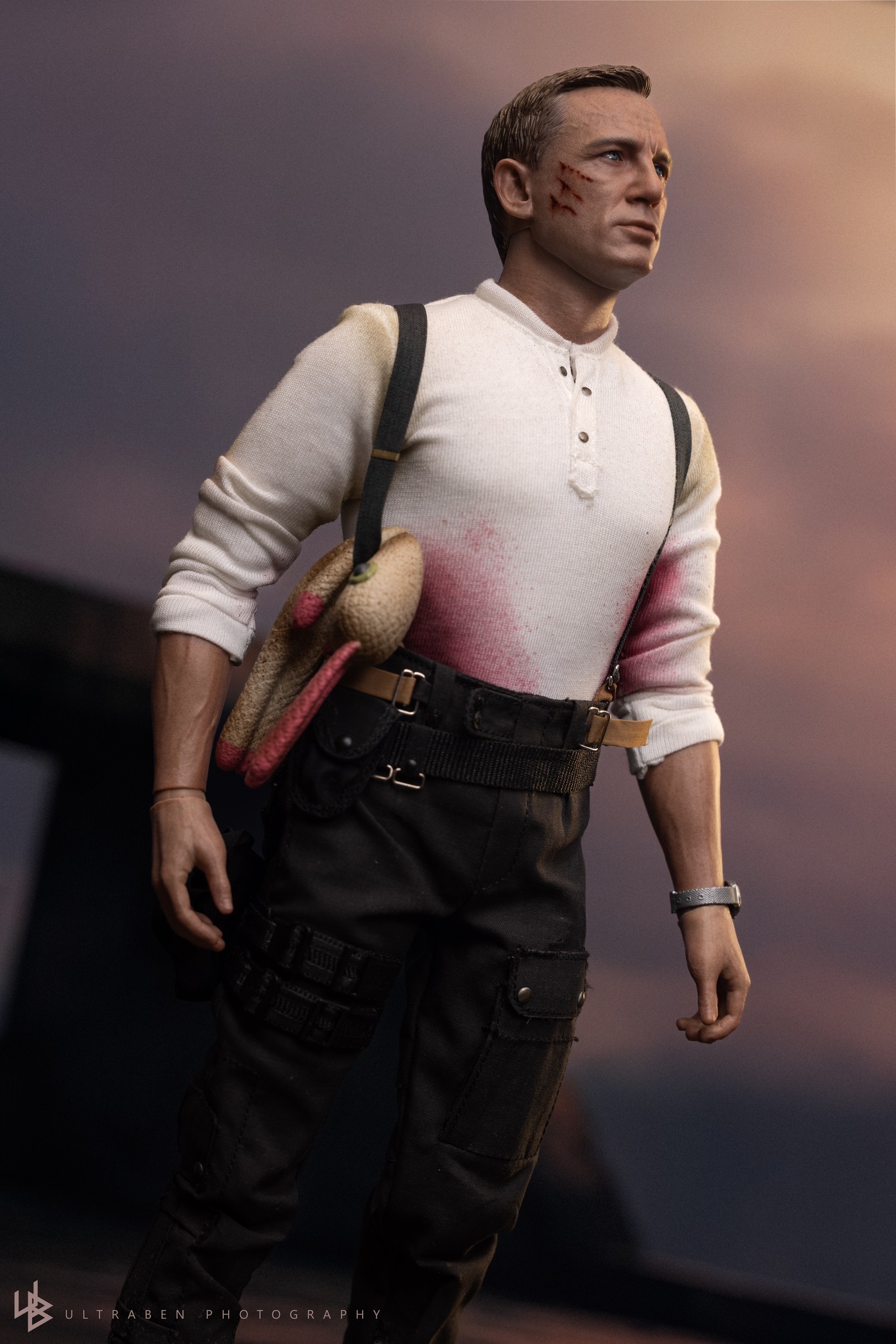 Hot Toys – No Time To Die - 1/6th scale James Bond (Commando Outfit ...