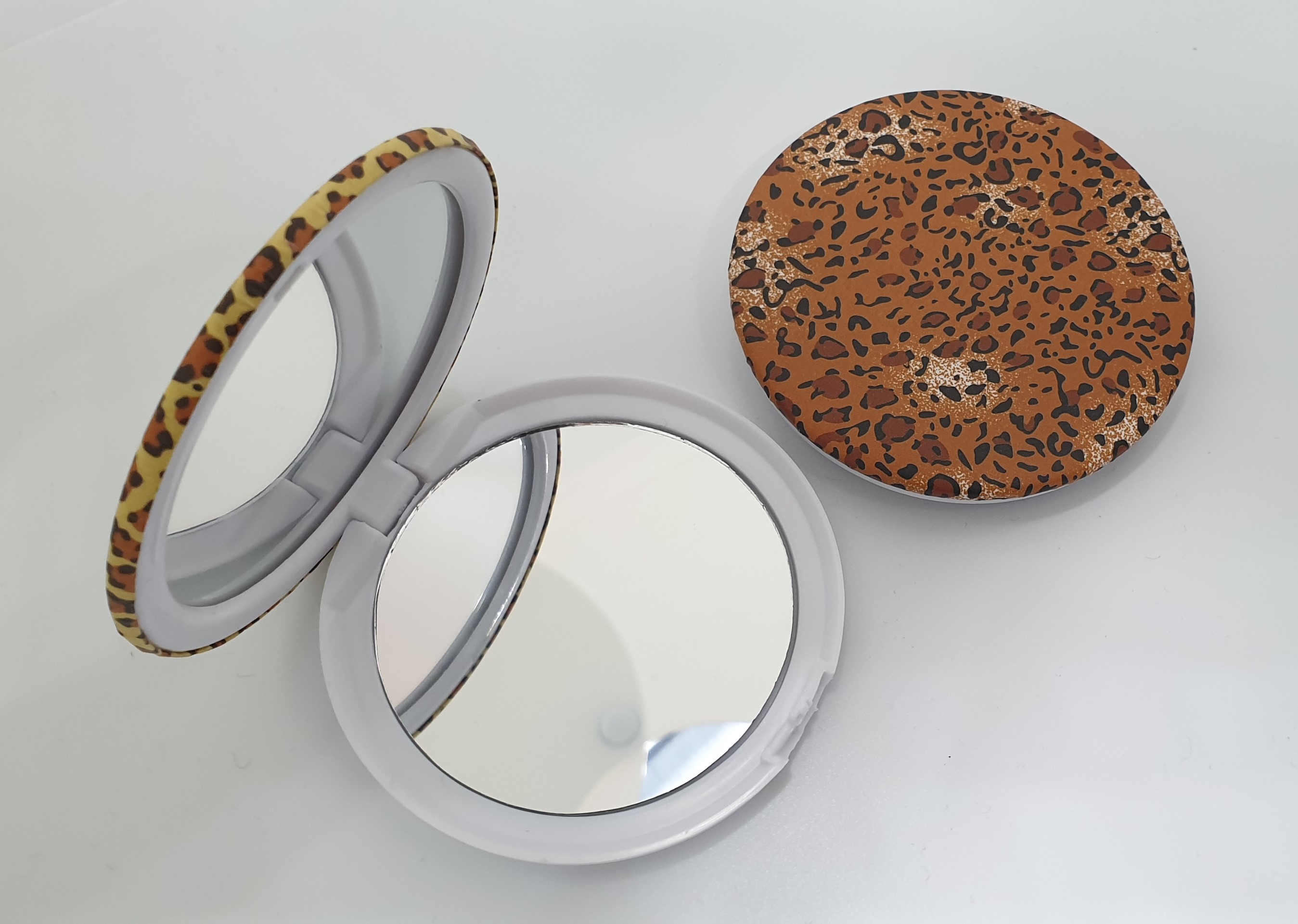 Compact Mirror