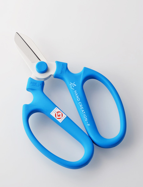 Sakagen F170 Florist Scissors - Limited Edition Pale Lavender With Ultra-Sharp White Blades