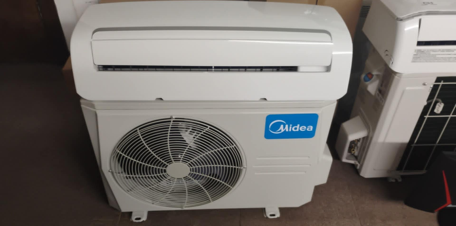 Full System - MCHSU-12PHH2 and DLFSHAH12XAK