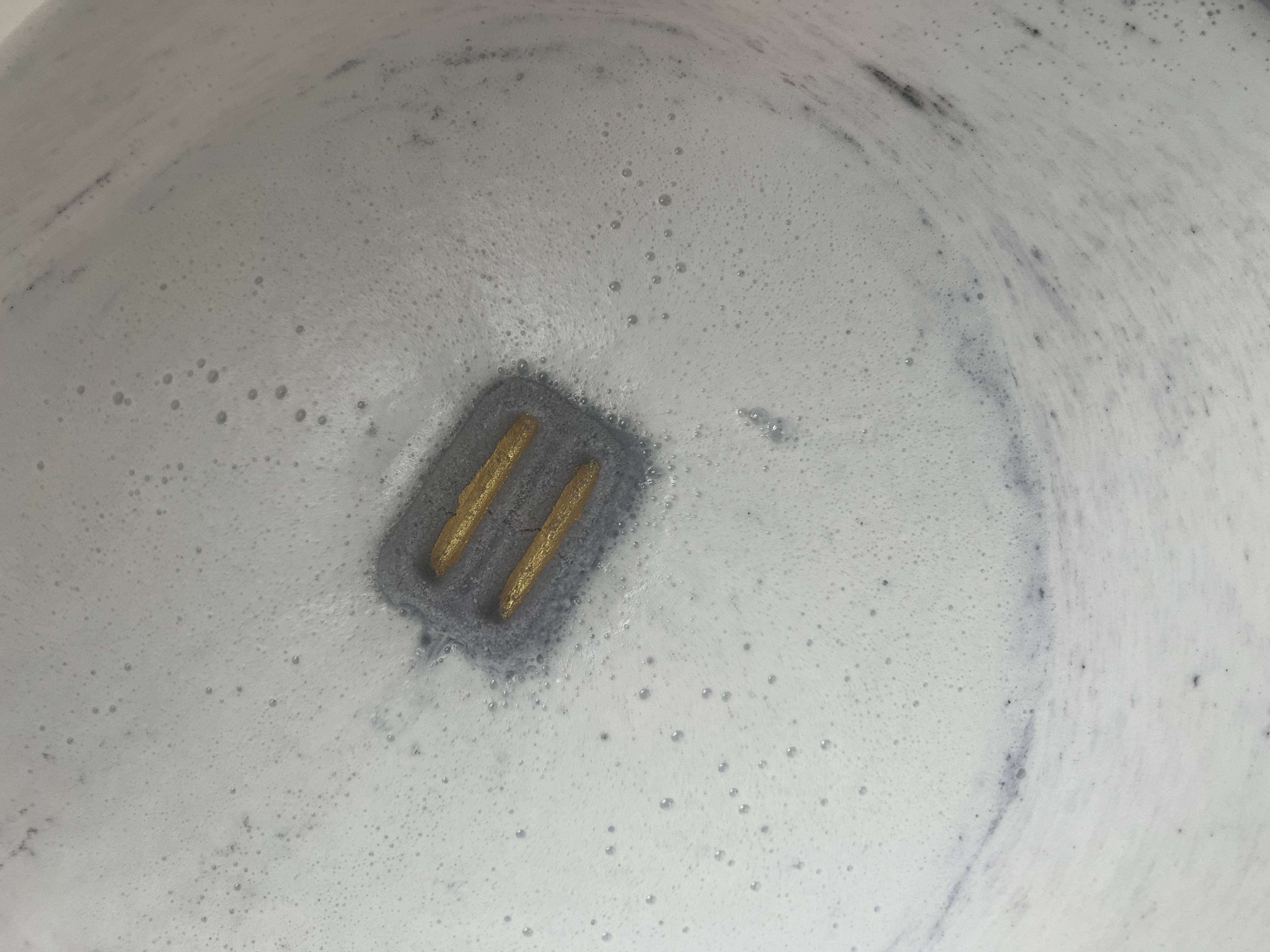 Toaster shaped bathbomb