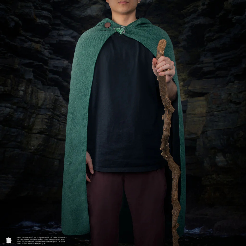 Hobbit Cape & Pin