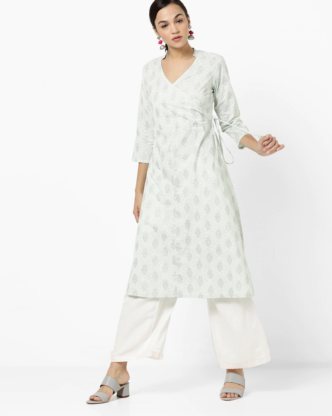 V-neck Angrakha-Style Kurta : L