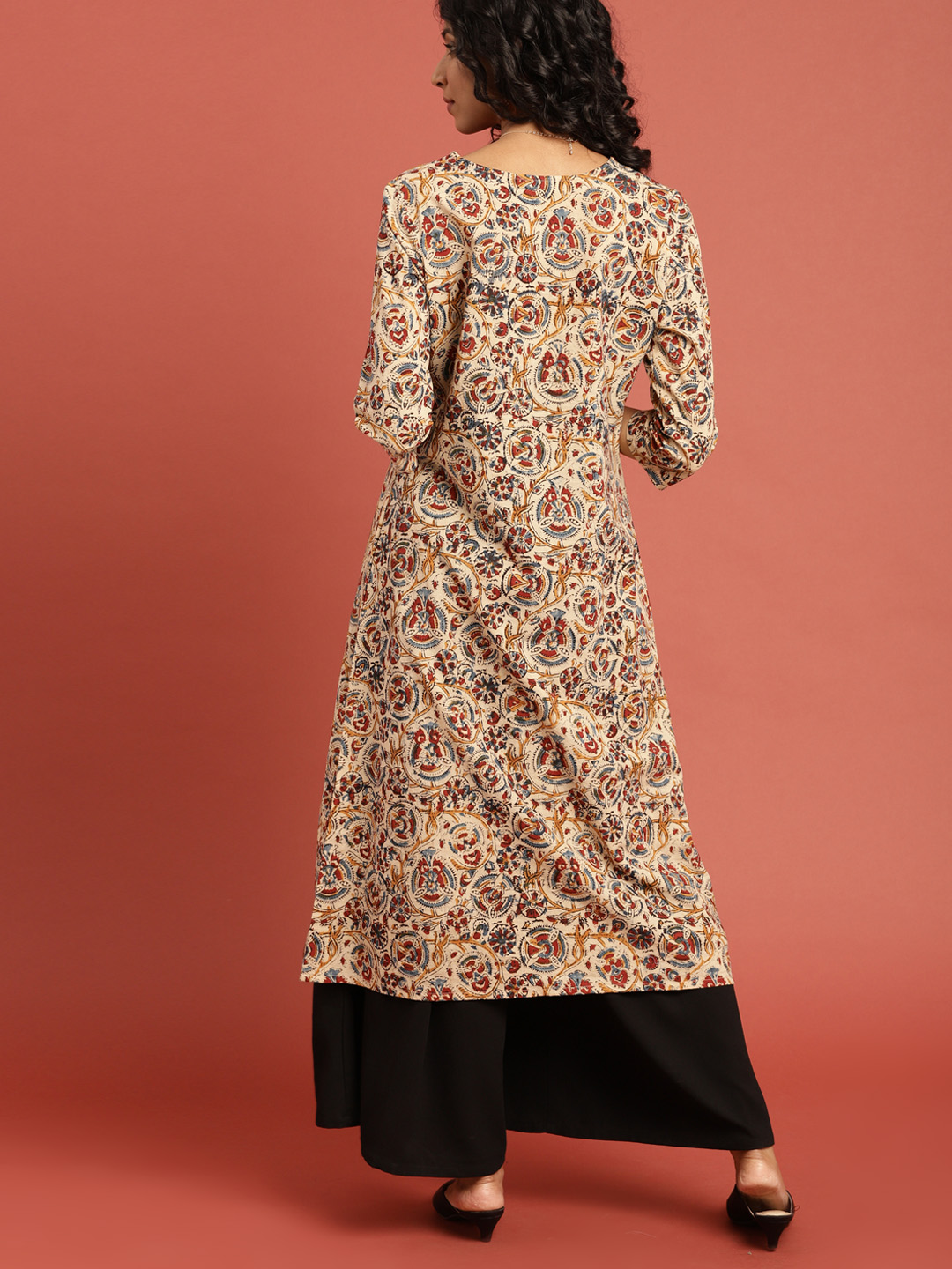 Beige & Maroon A-Line Kurta L