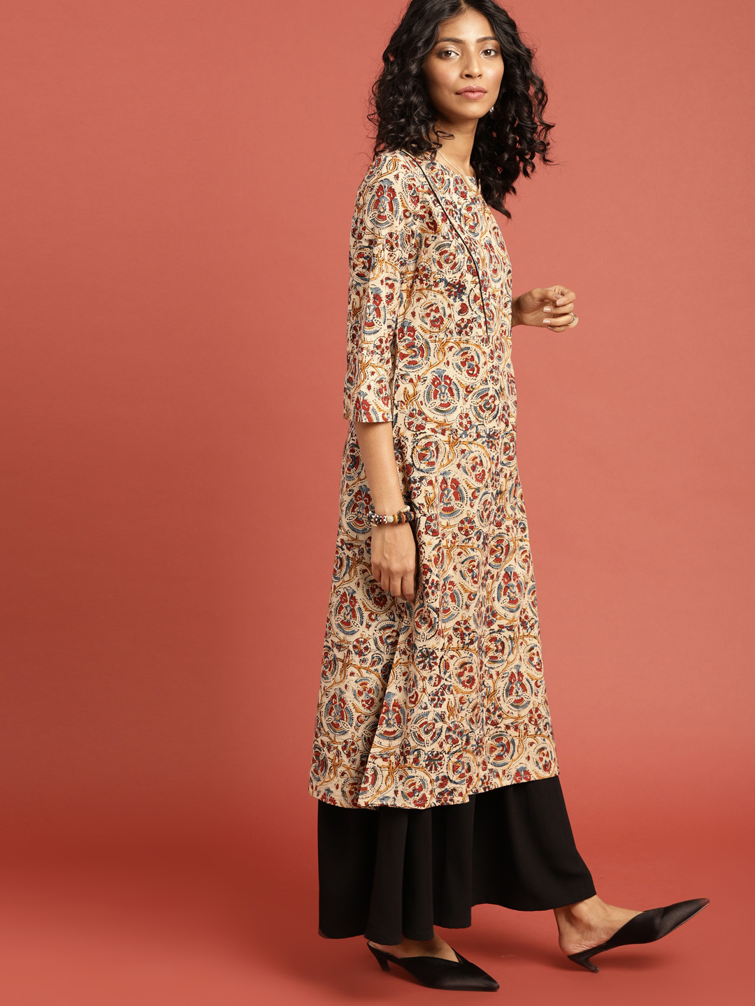 Beige & Maroon A-Line Kurta L