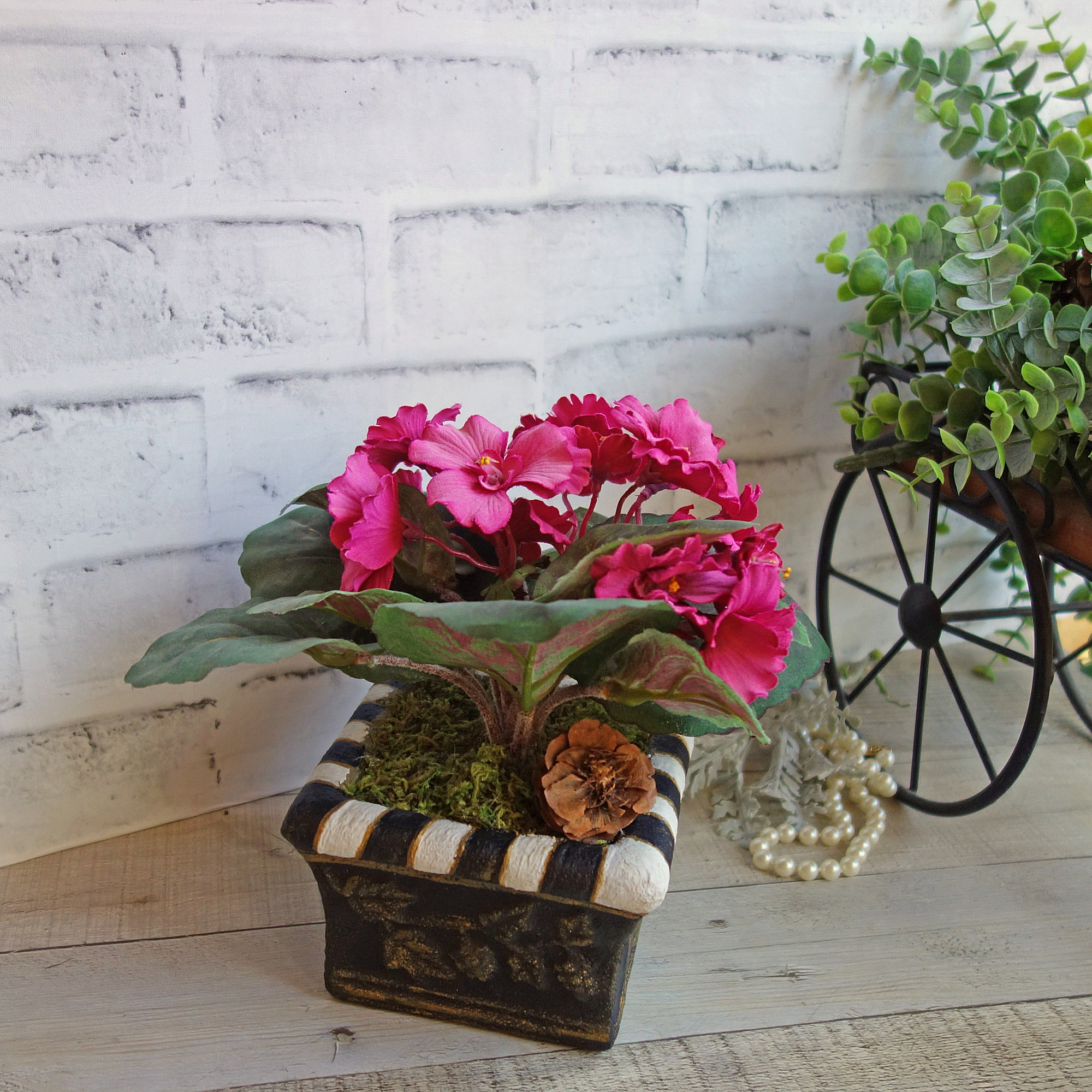 Checked Flower Pot African Violet Courtly Planter