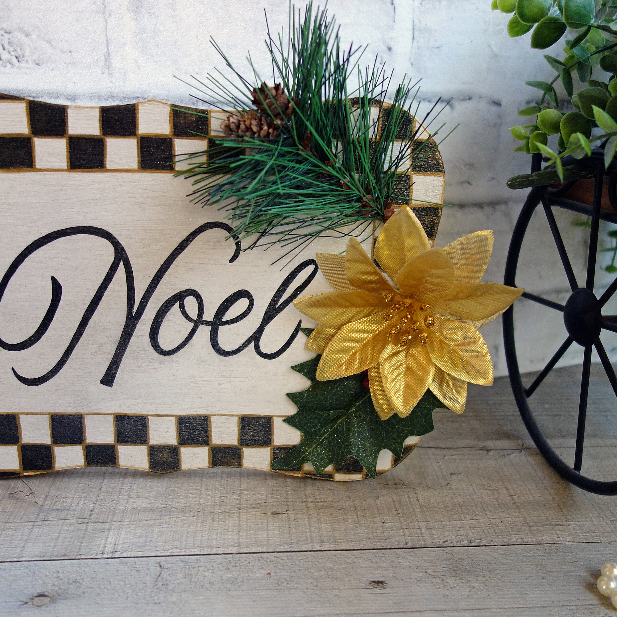 Checked Christmas Decor NOEL Sign