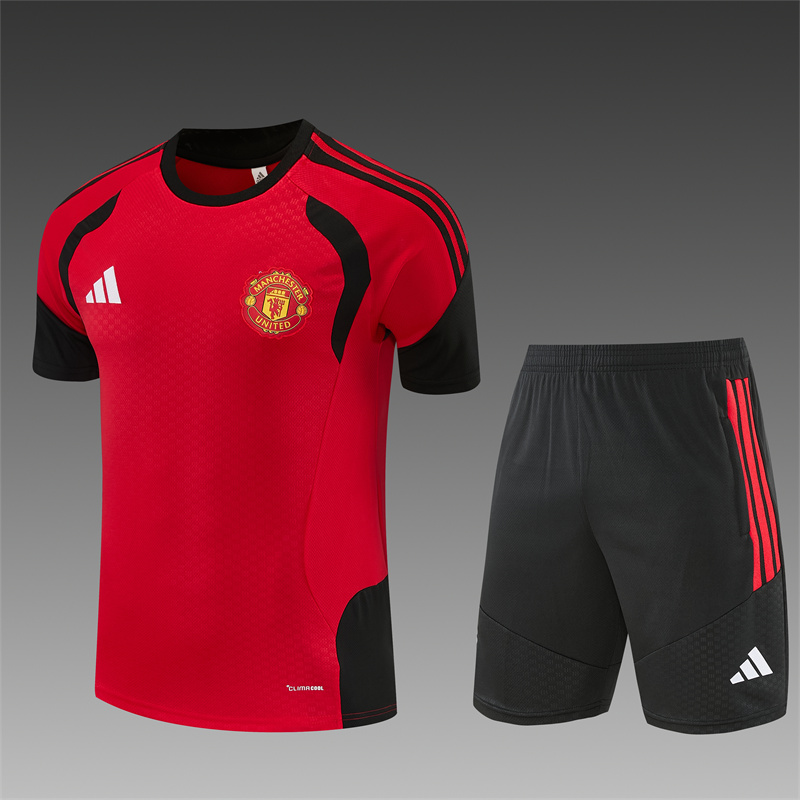 Manchester United training set