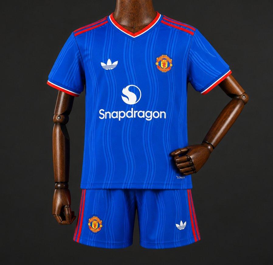 Manchester United away kids