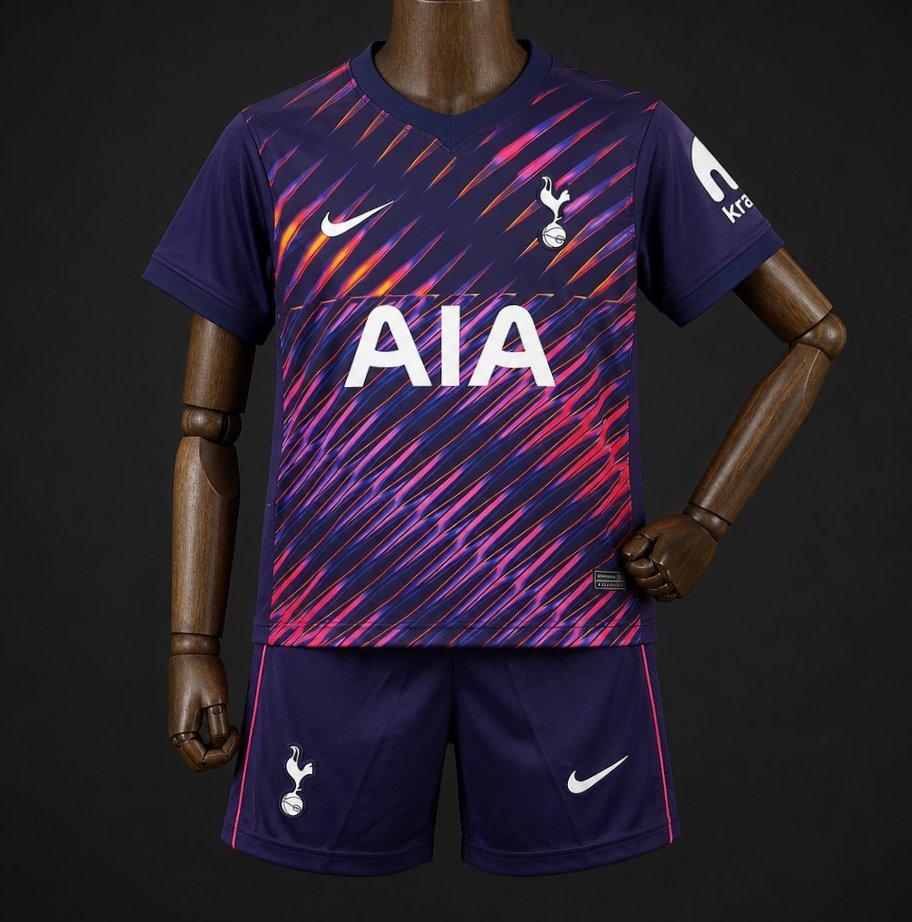 Tottenham Hotspur away kids