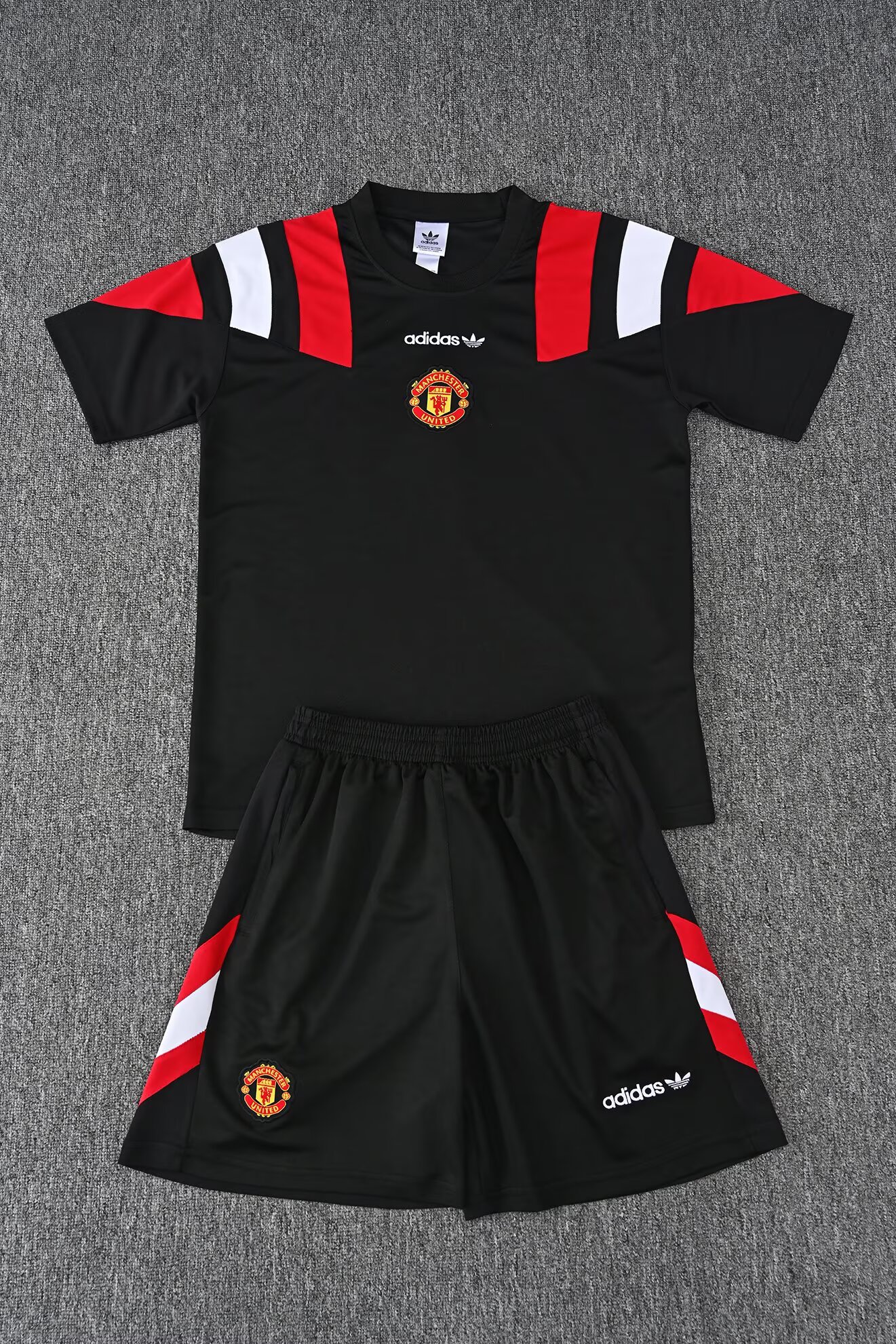 Manchester United EQT training set