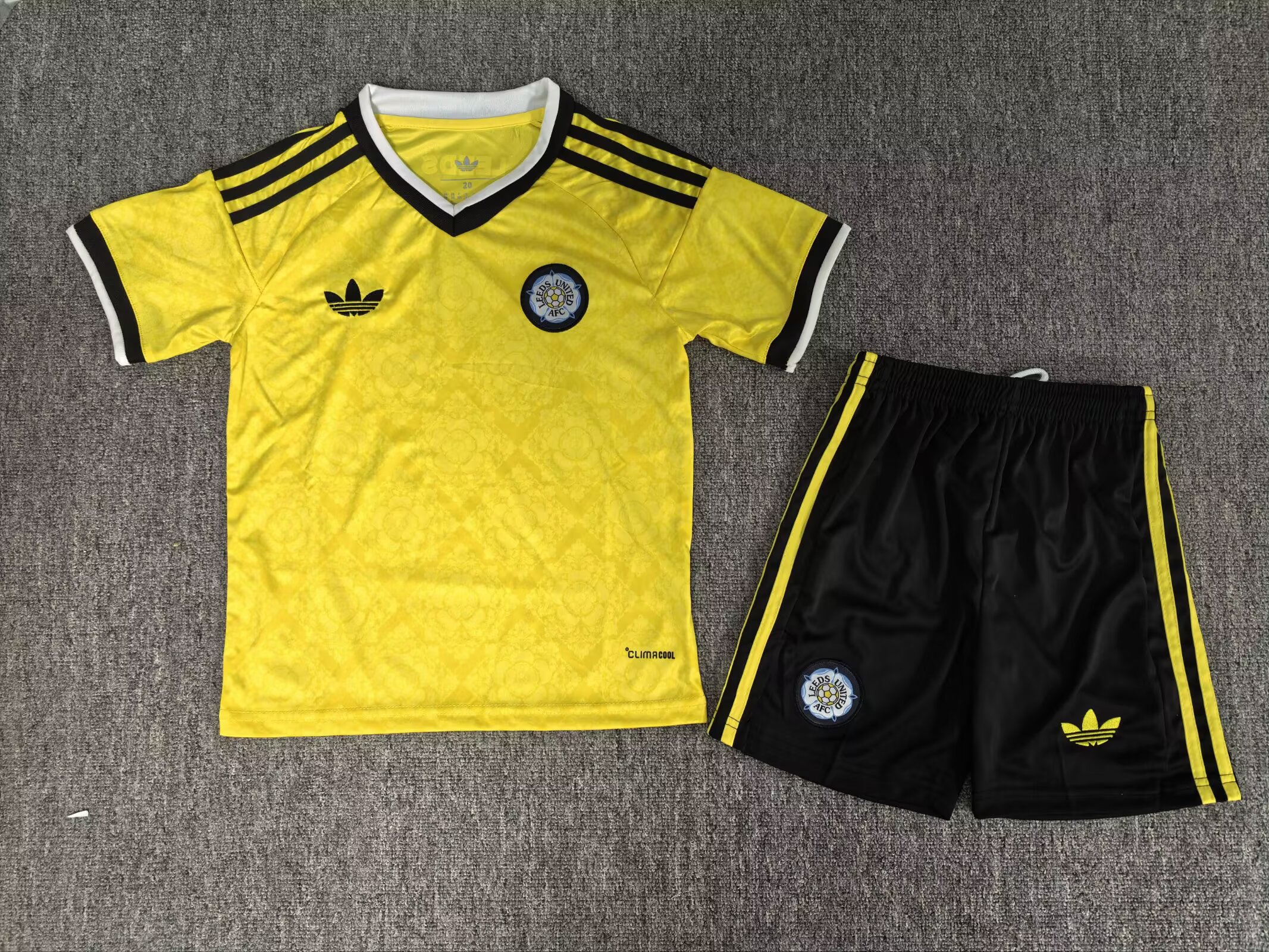 Leeds United away kids