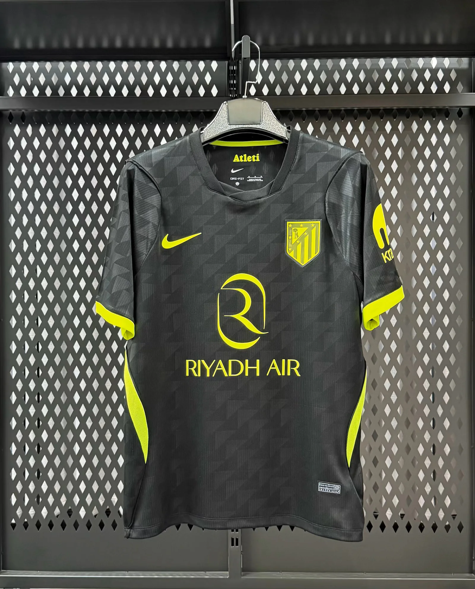 Atletico Madrid away adults
