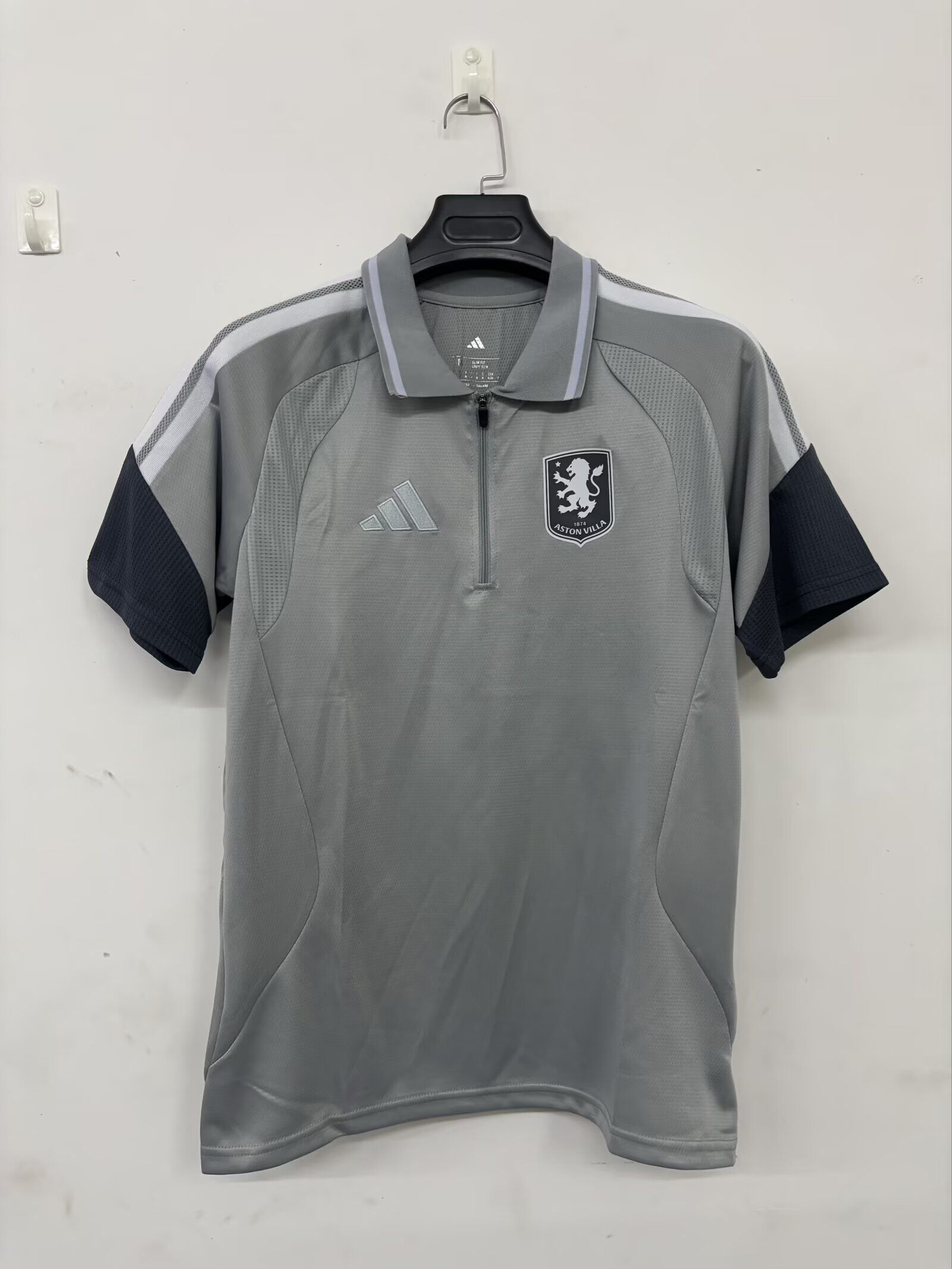 Aston Villa training top